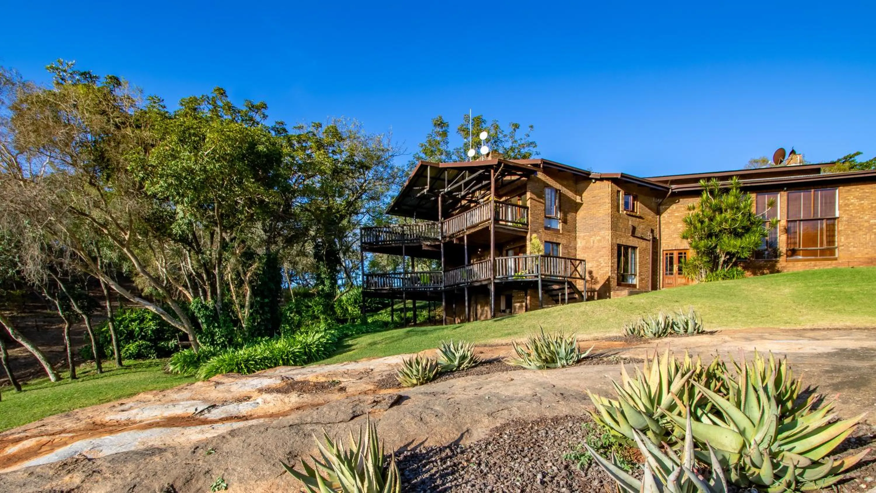Property building in Ulwazi Rock Lodge