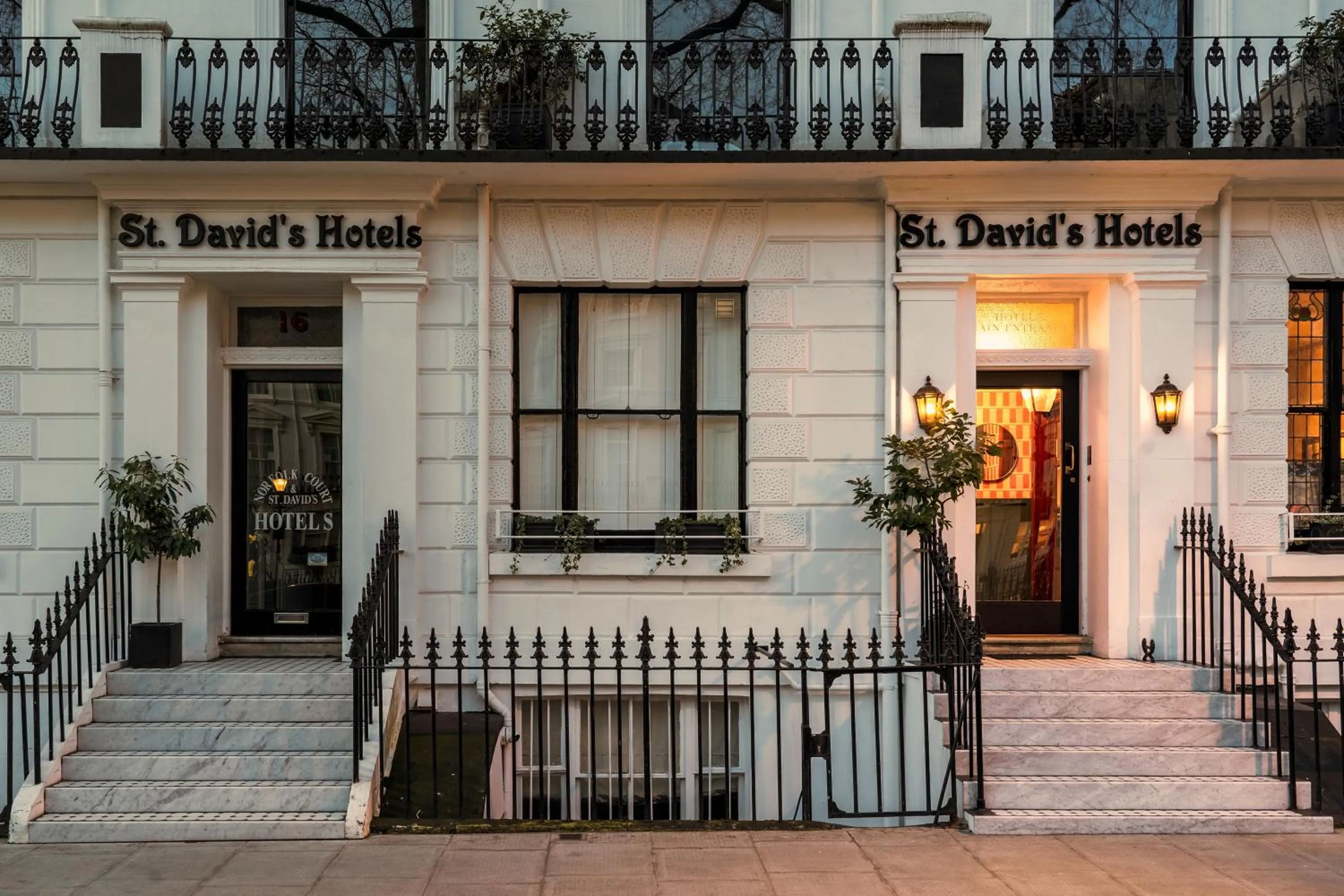 Facade/entrance in St. David's Hotels Paddington