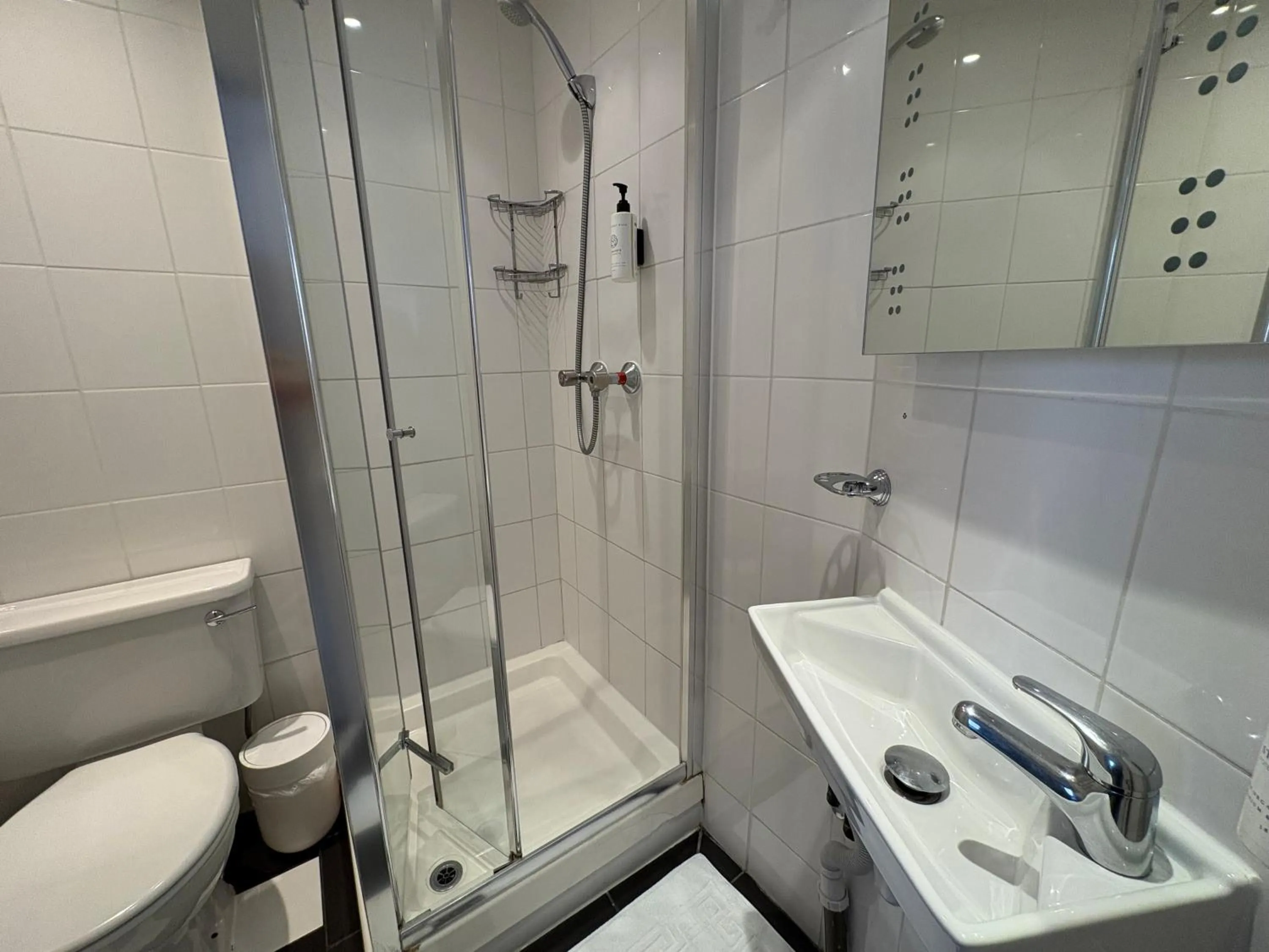 Bathroom in St. David's Hotels Paddington