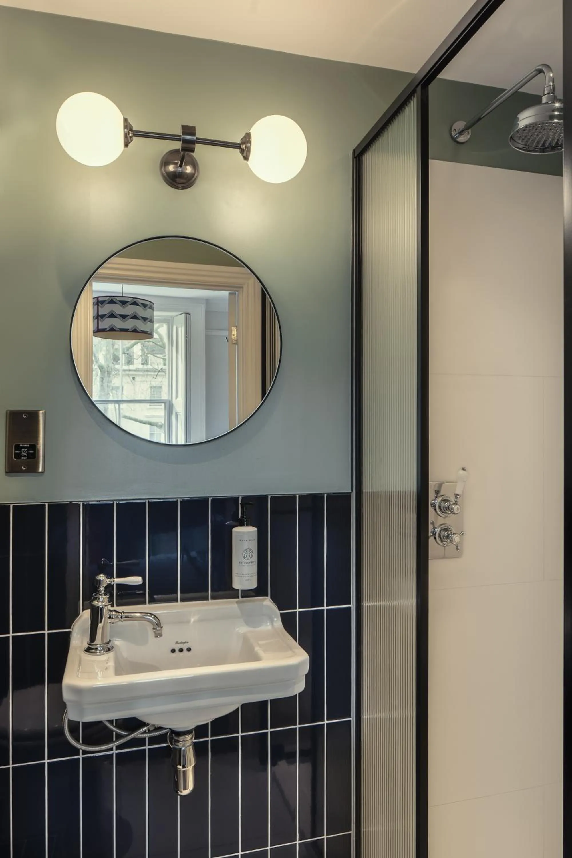 Bathroom in St. David's Hotels Paddington