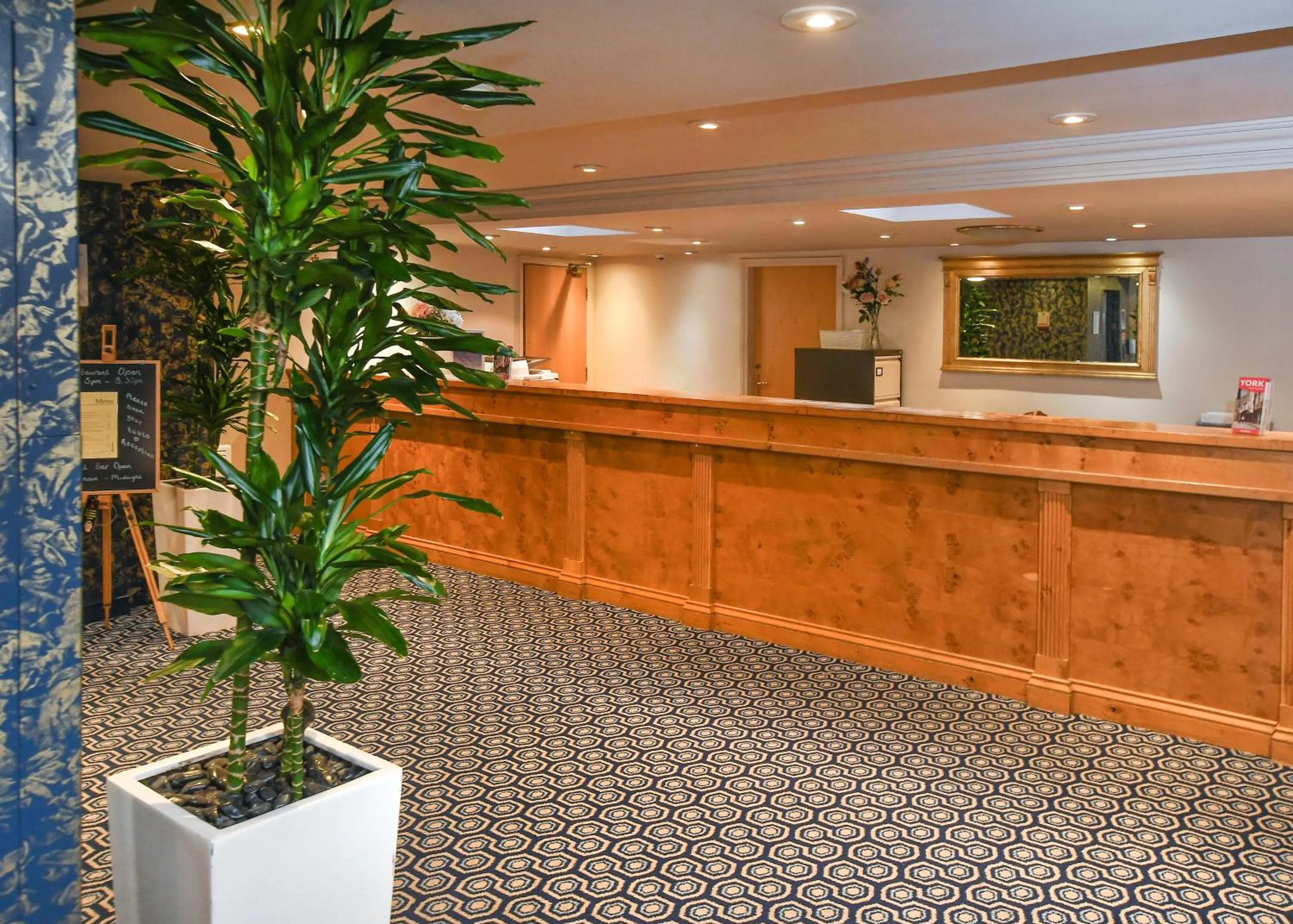 Lobby or reception in The Queens Hotel & Victoria Cloisters Apartments