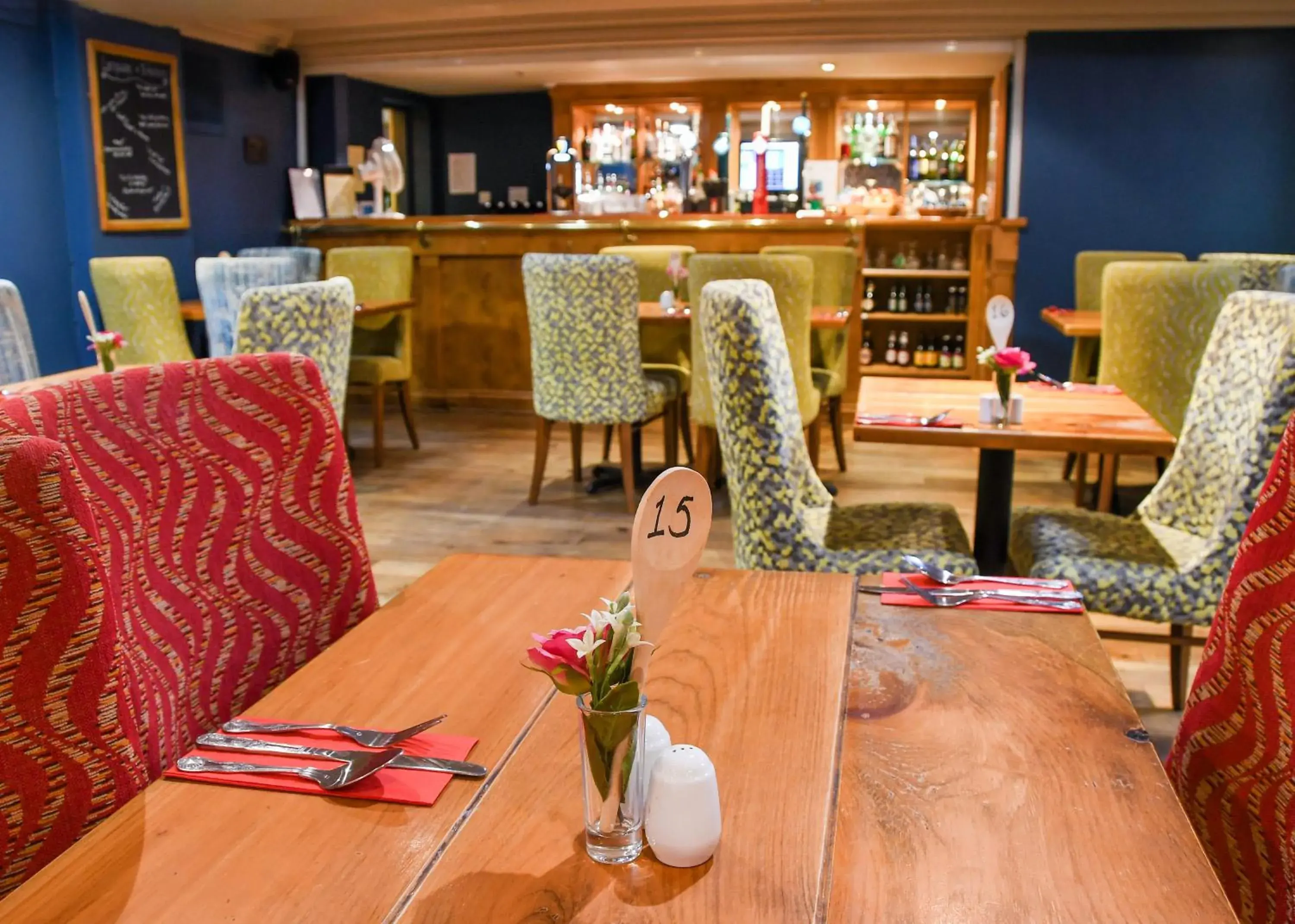 Restaurant/places to eat in The Queens Hotel & Victoria Cloisters Apartments Restaurant/places to eat in The Queens Hotel & Victoria Cloisters Apartments