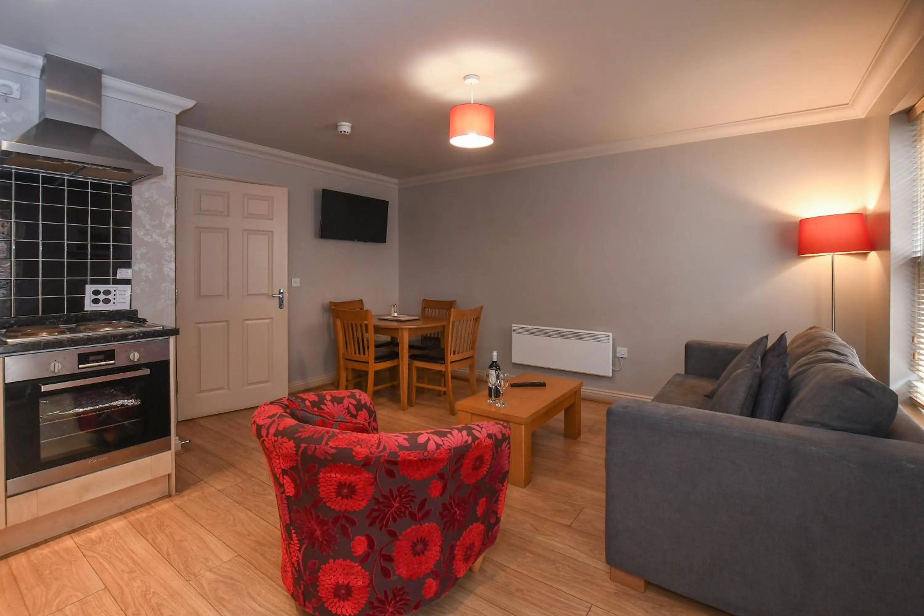 Living room in The Queens Hotel & Victoria Cloisters Apartments