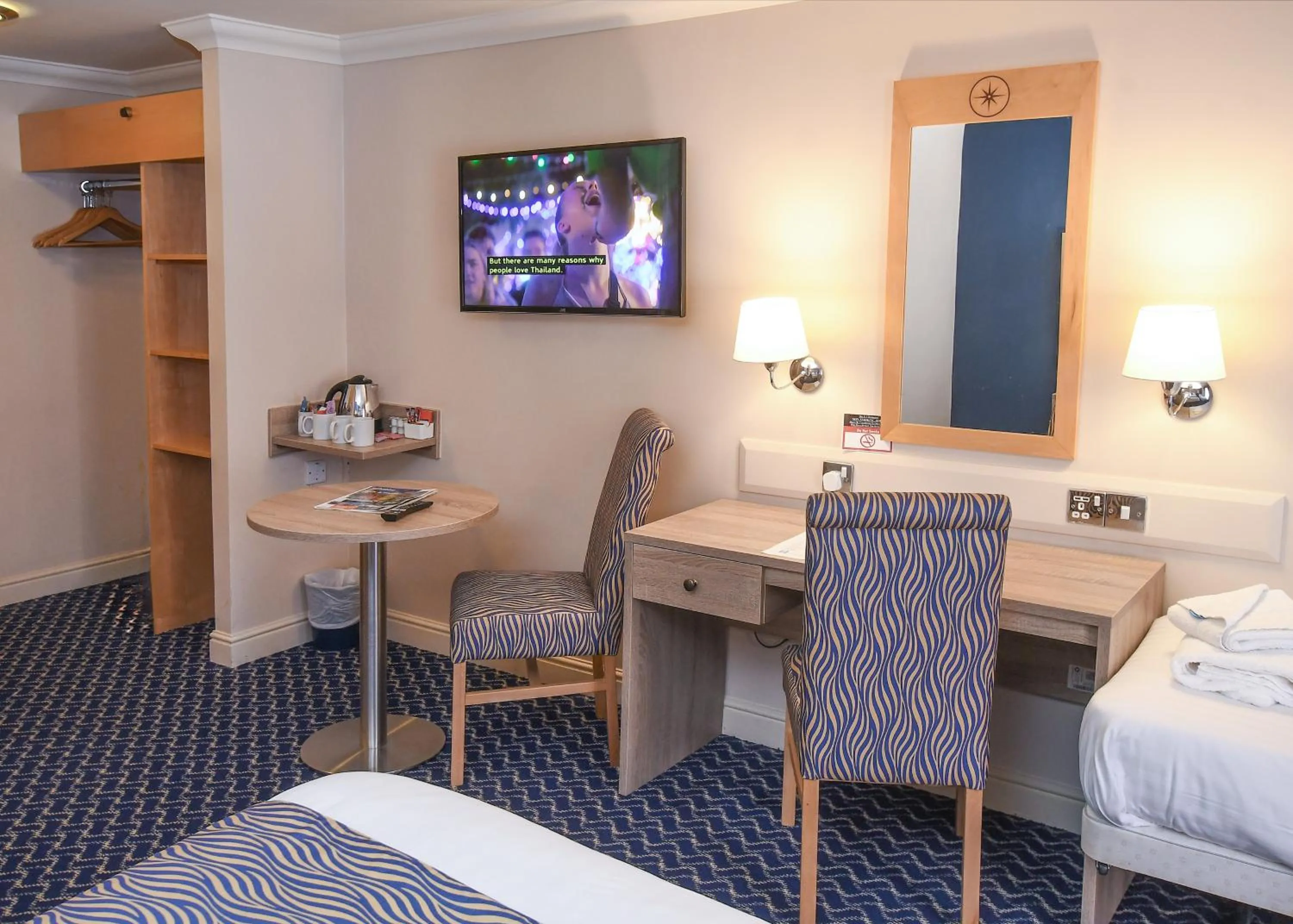TV and multimedia, Bed in The Queens Hotel & Victoria Cloisters Apartments