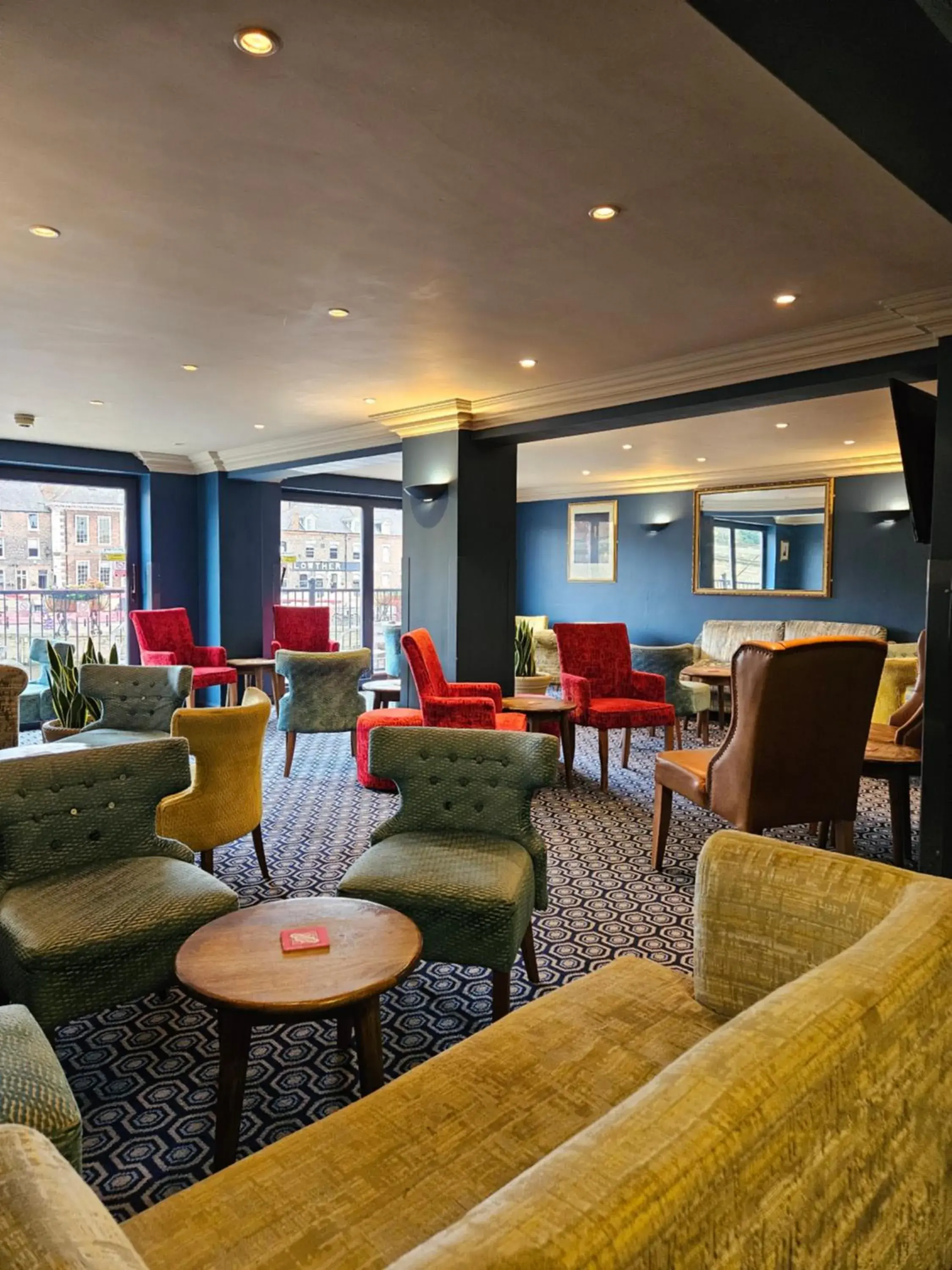Lounge or bar in The Queens Hotel & Victoria Cloisters Apartments Lounge or bar in The Queens Hotel & Victoria Cloisters Apartments