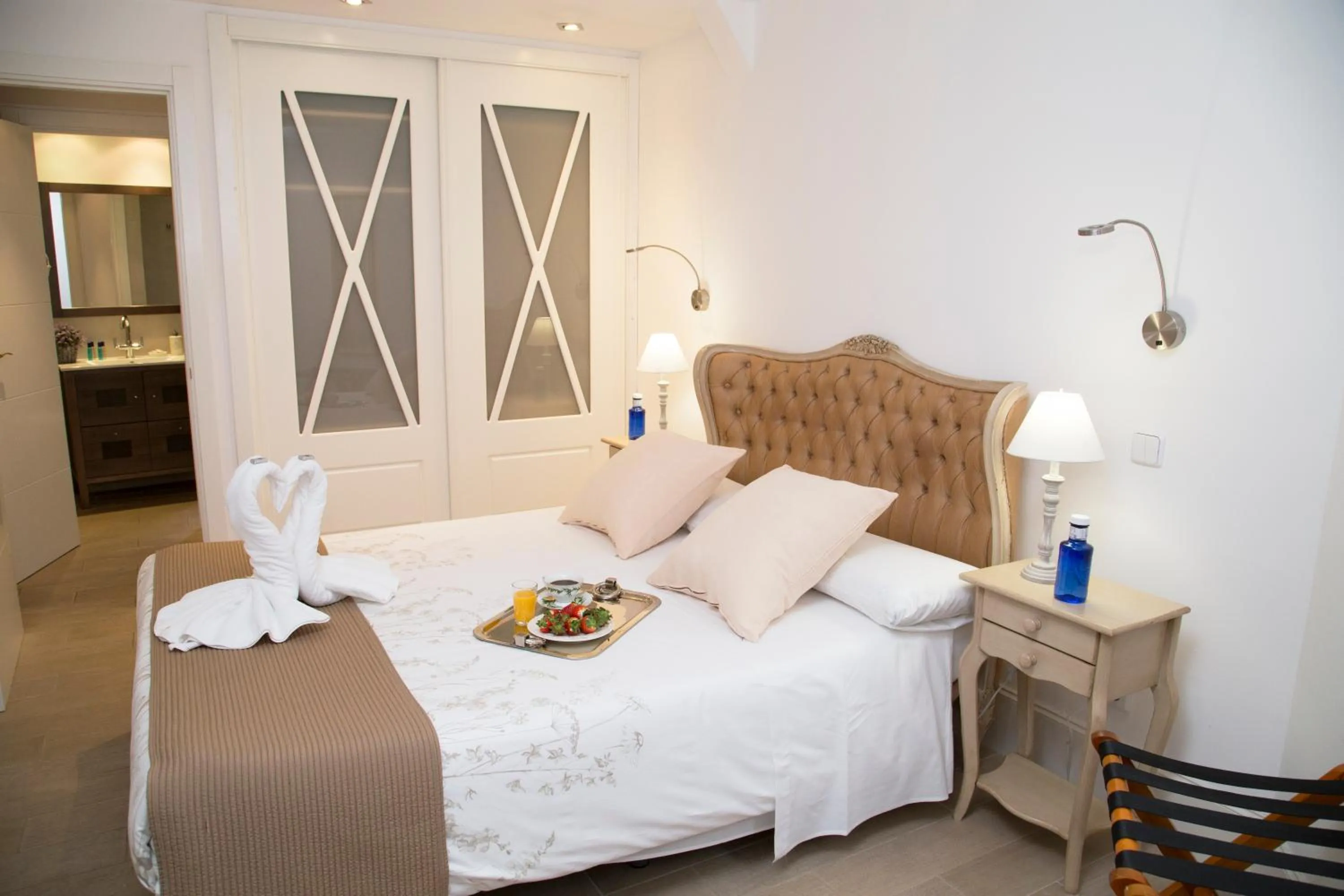 Bedroom, Bed in Oriente Palace Apartments