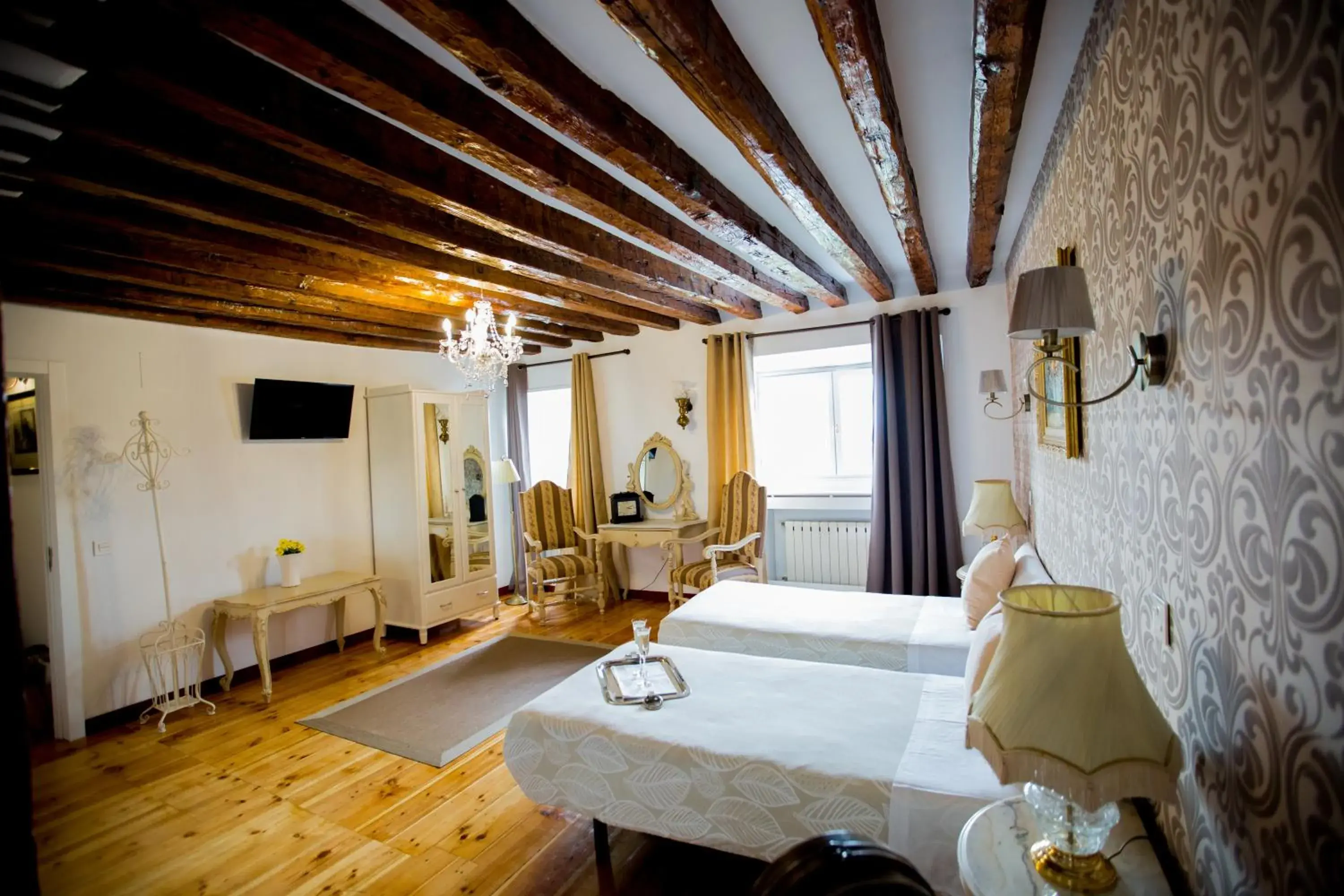 Twin Studio with View in Oriente Palace Apartments Twin Studio with View in Oriente Palace Apartments