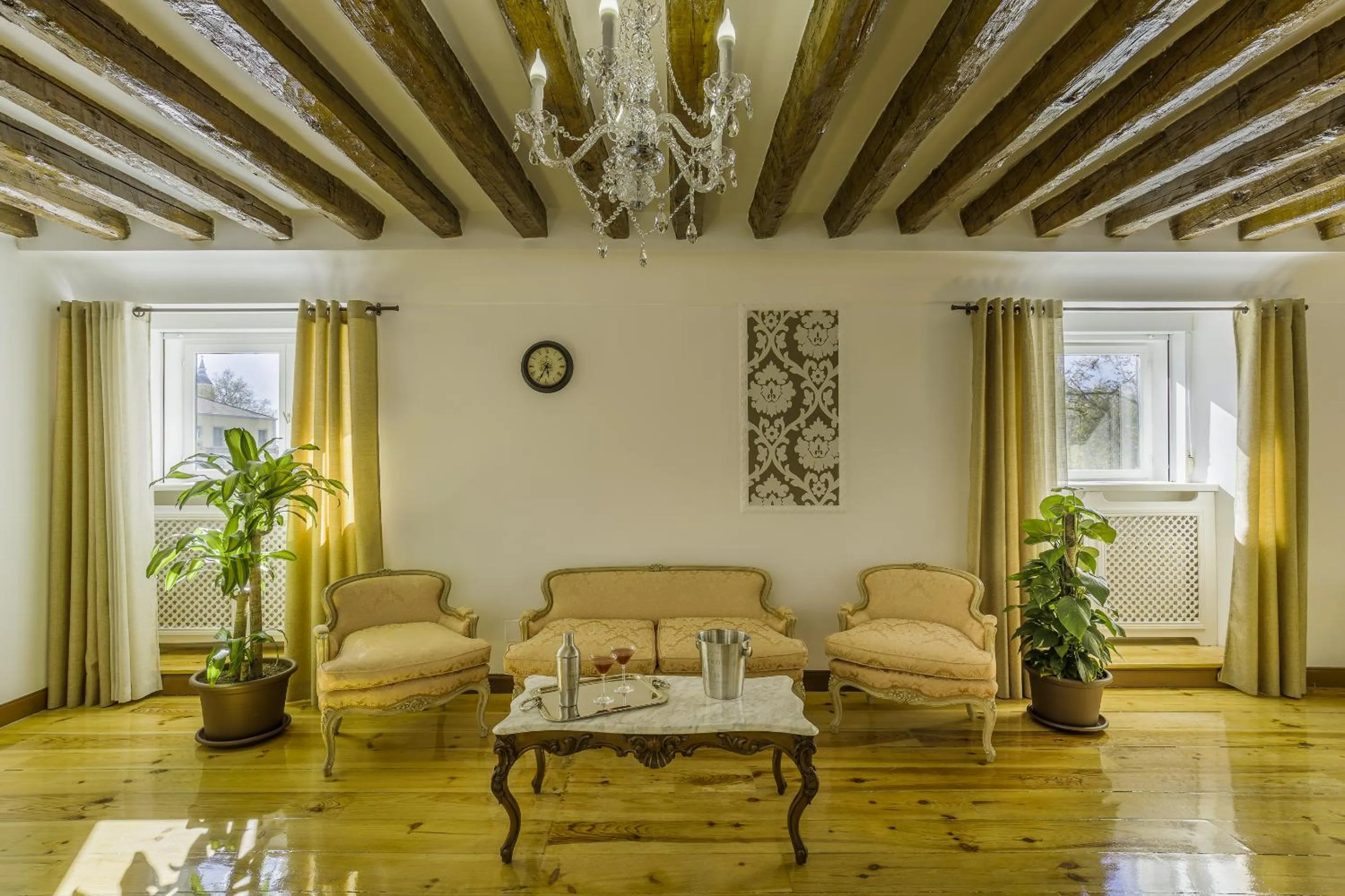 Living room in Oriente Palace Apartments