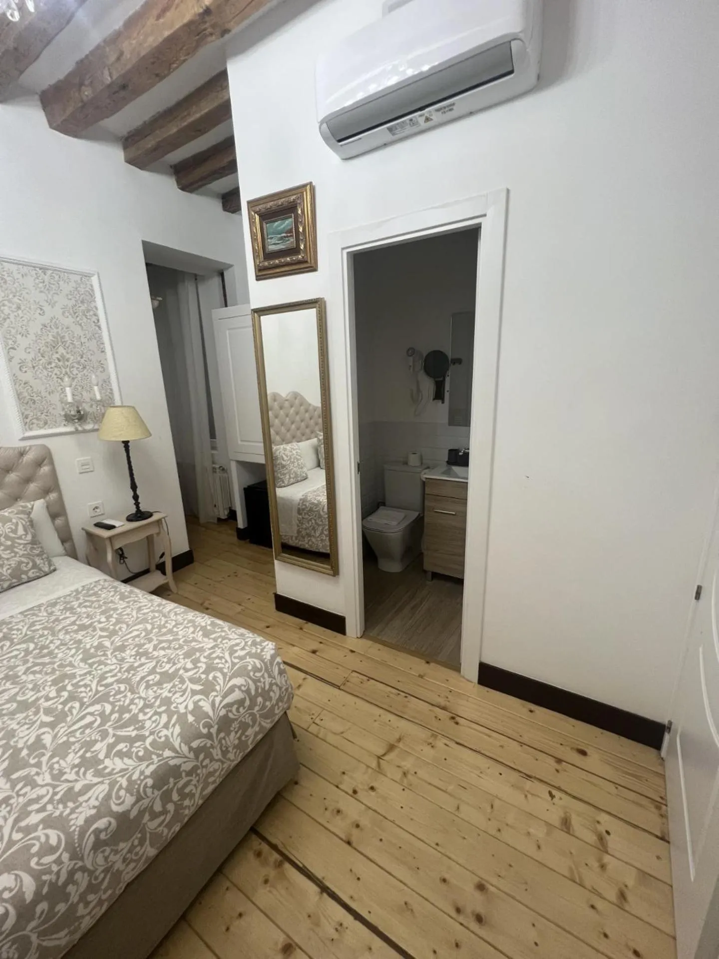 Bedroom, Bed in Oriente Palace Apartments