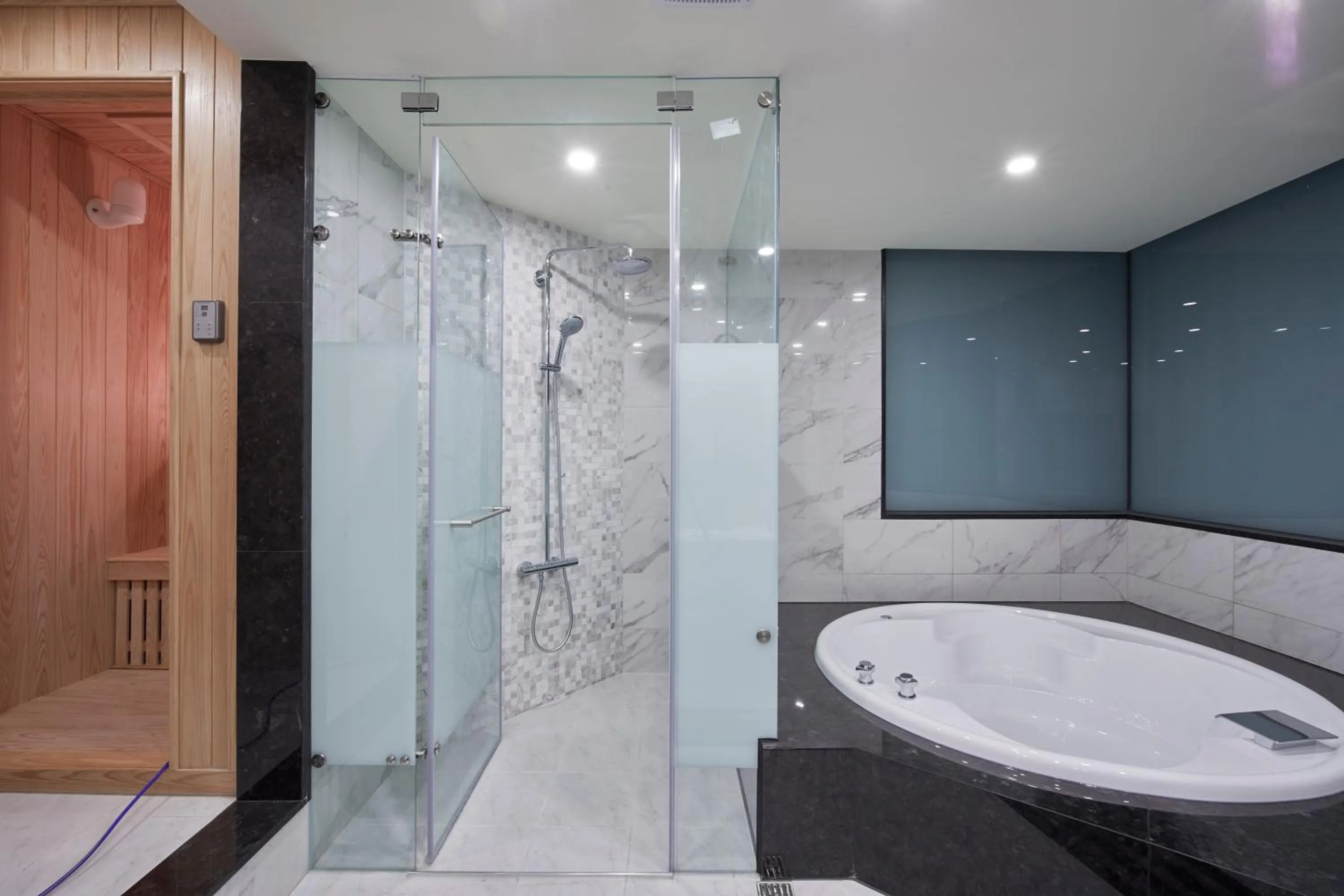 Grand Bay Resort Hotel