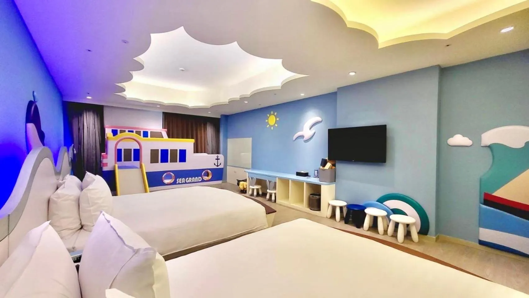 Bed in Grand Bay Resort Hotel