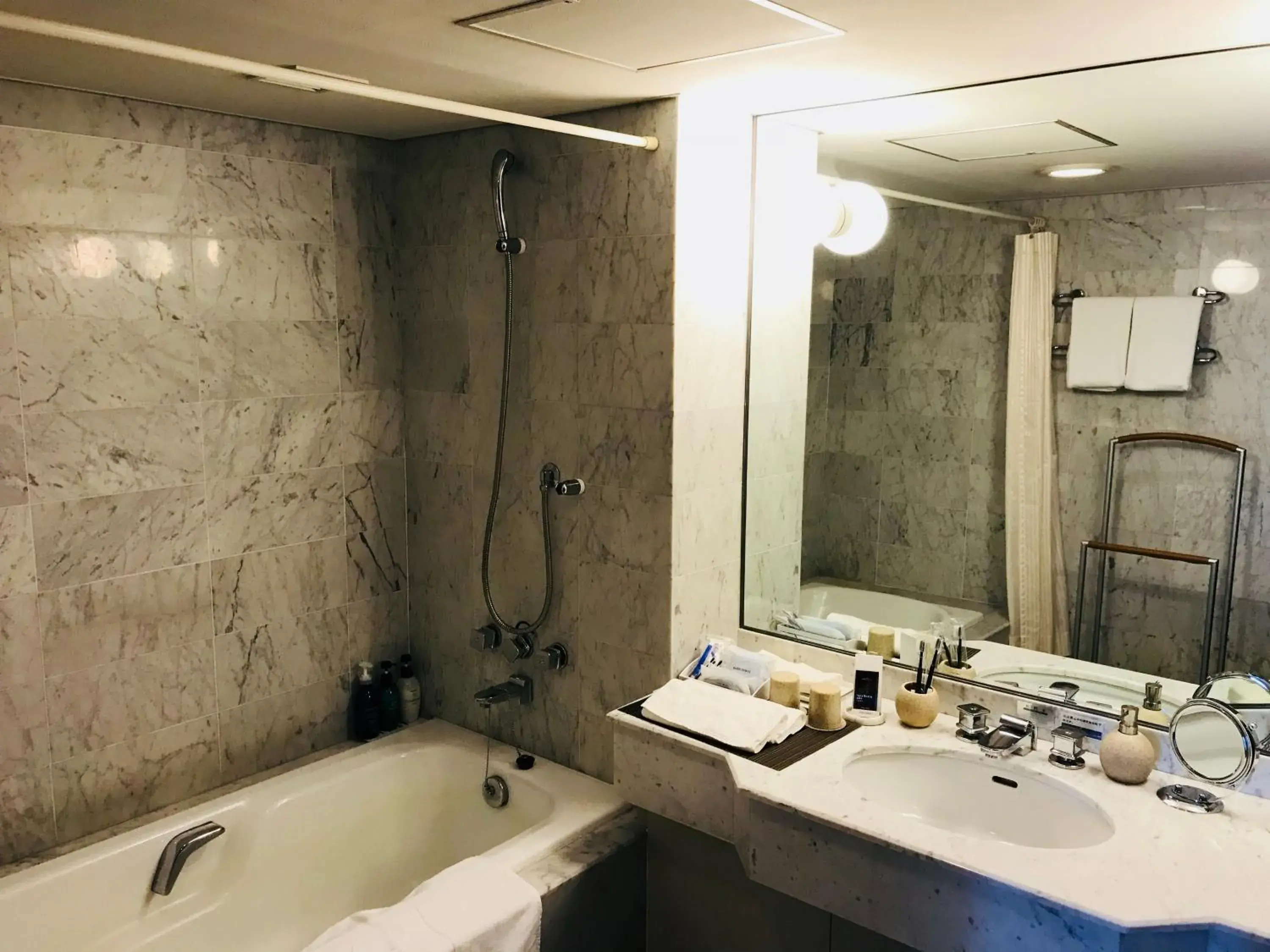 Shower, Bathroom in Hotel Granmirage