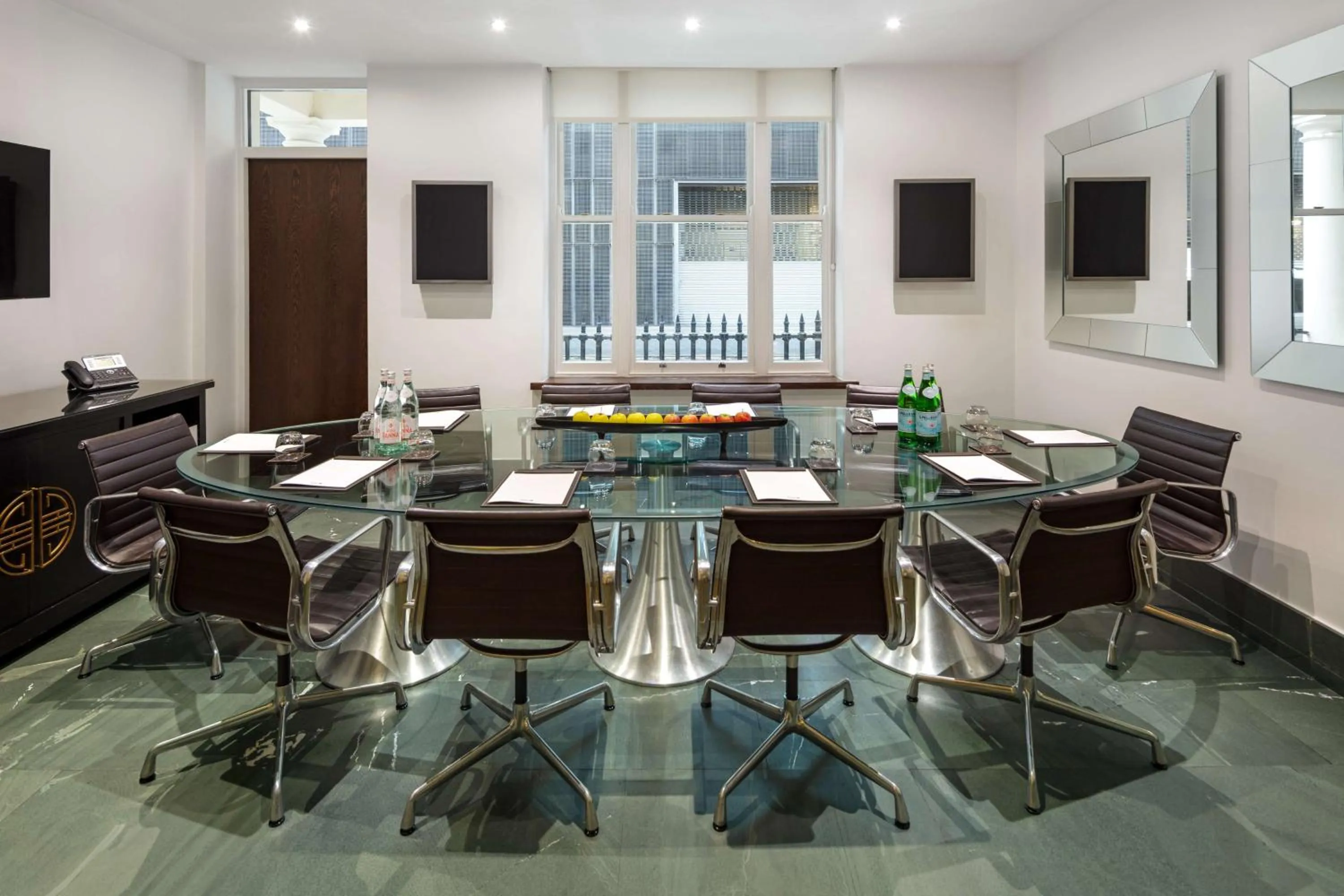 Meeting/conference room in Radisson Blu Hotel, London Marble Arch
