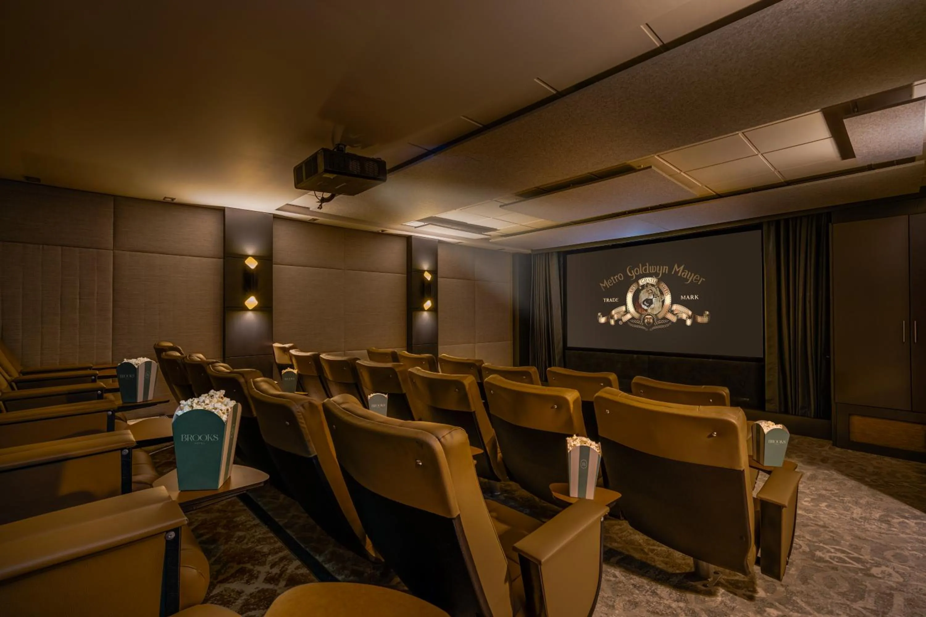 Area and facilities in Brooks Hotel