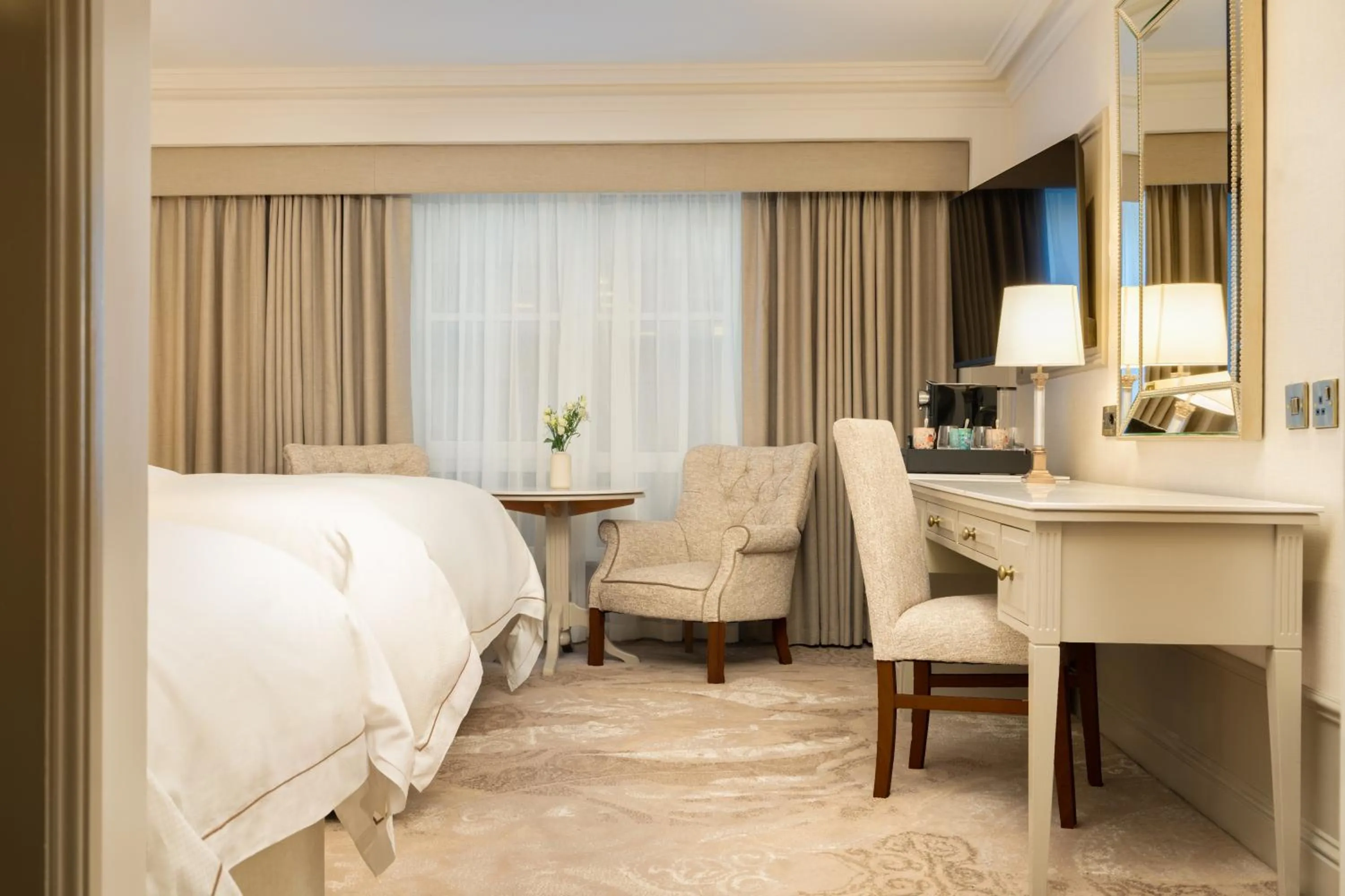 Bedroom, Bed in Brooks Hotel