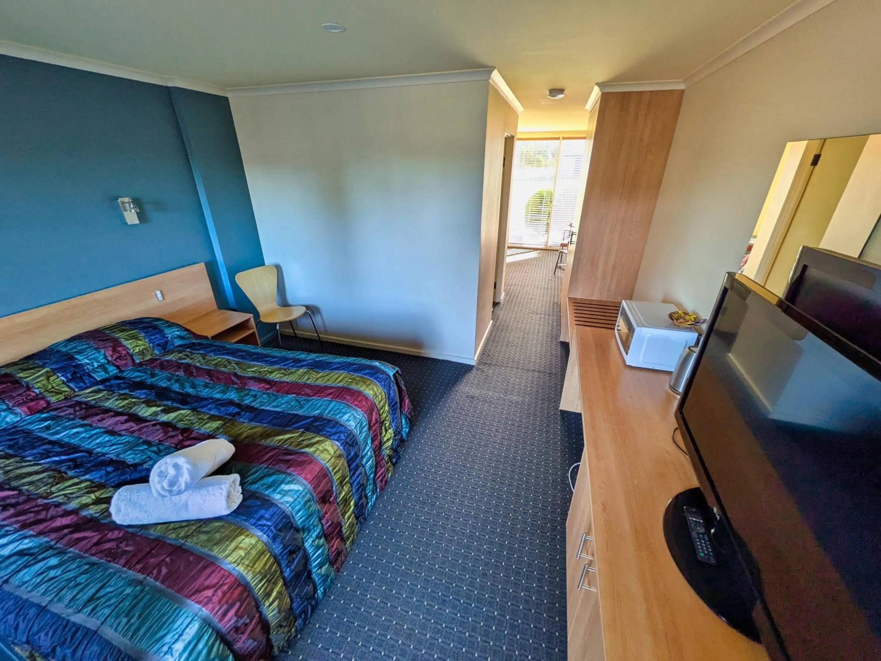 Bedroom, Bed in Tandara Motor Inn