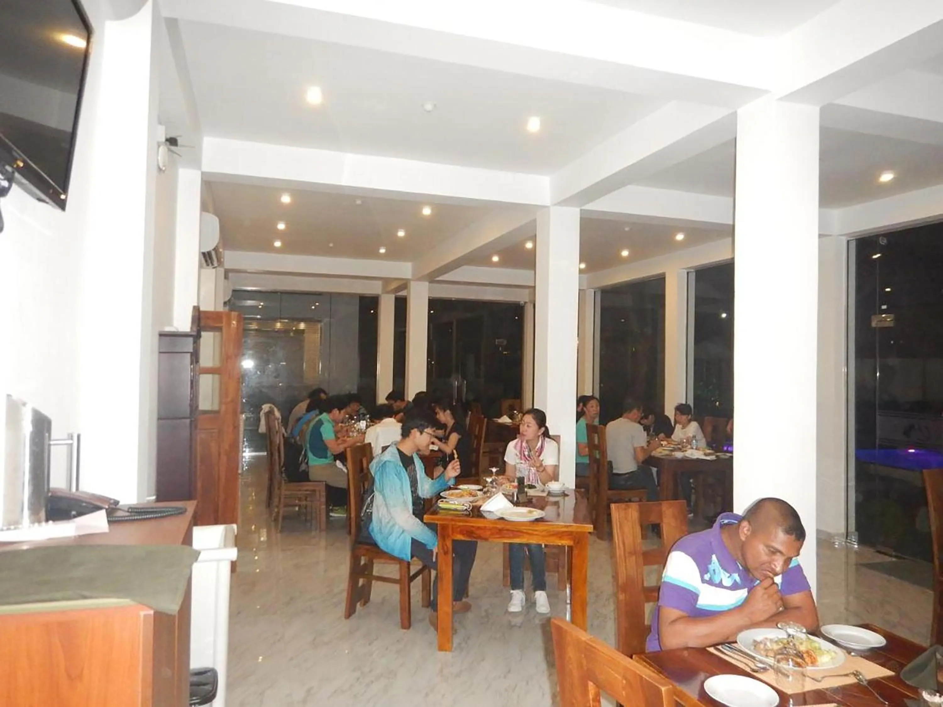 Restaurant/places to eat in Yala Hotel Elephant Eye
