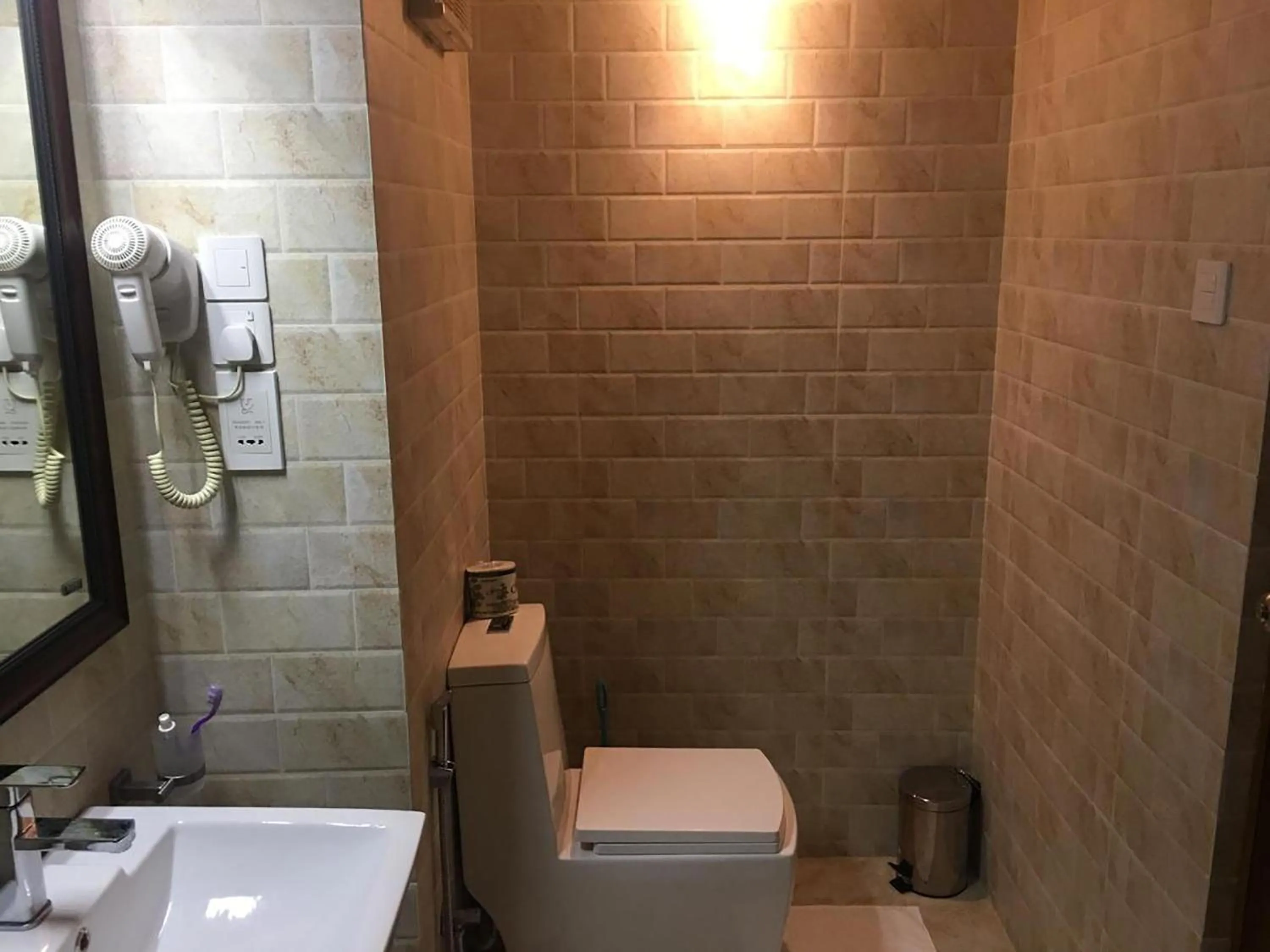 Toilet in Yala Hotel Elephant Eye