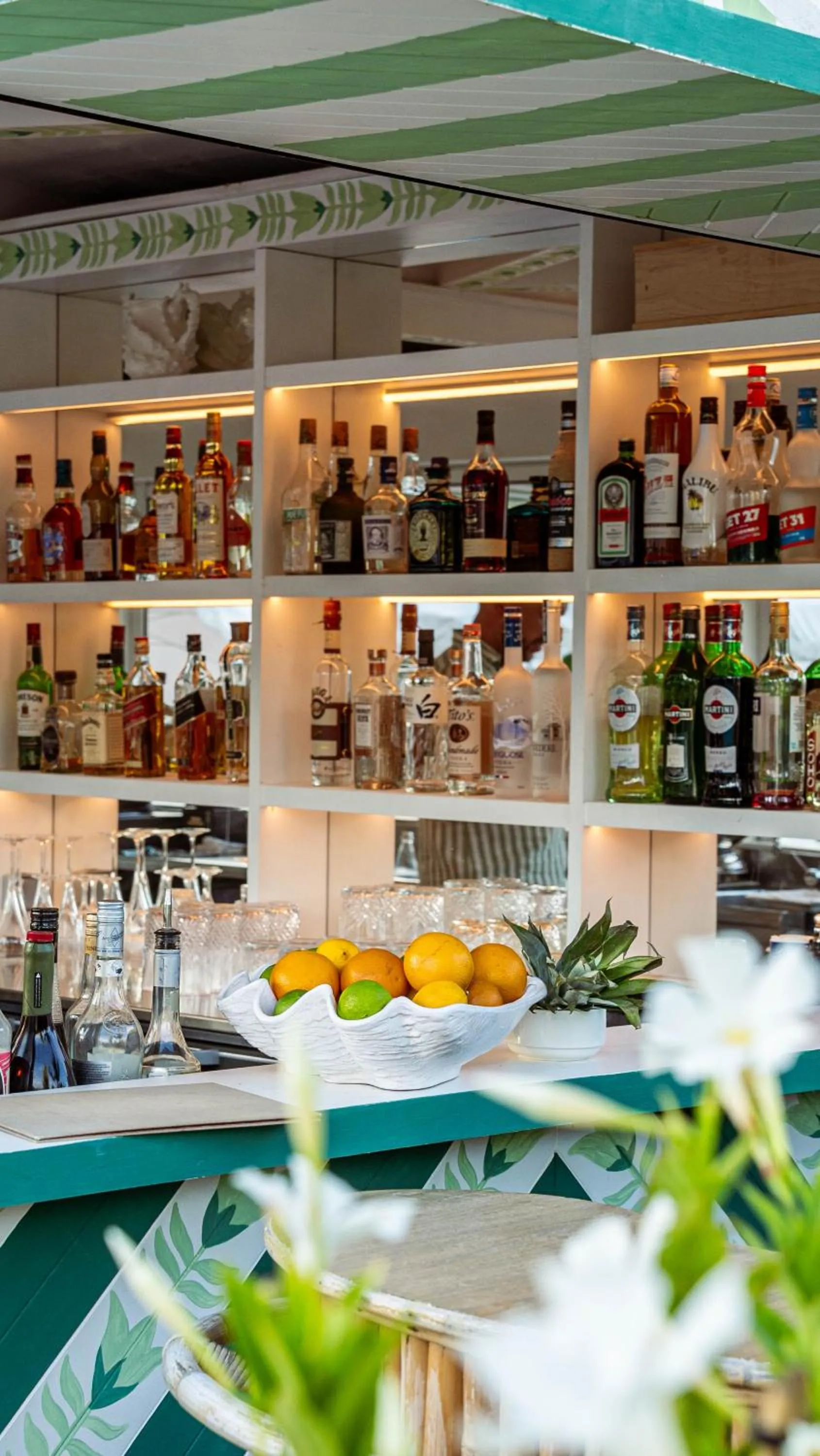 Lounge or bar in Hôtel La Tartane Saint-Tropez