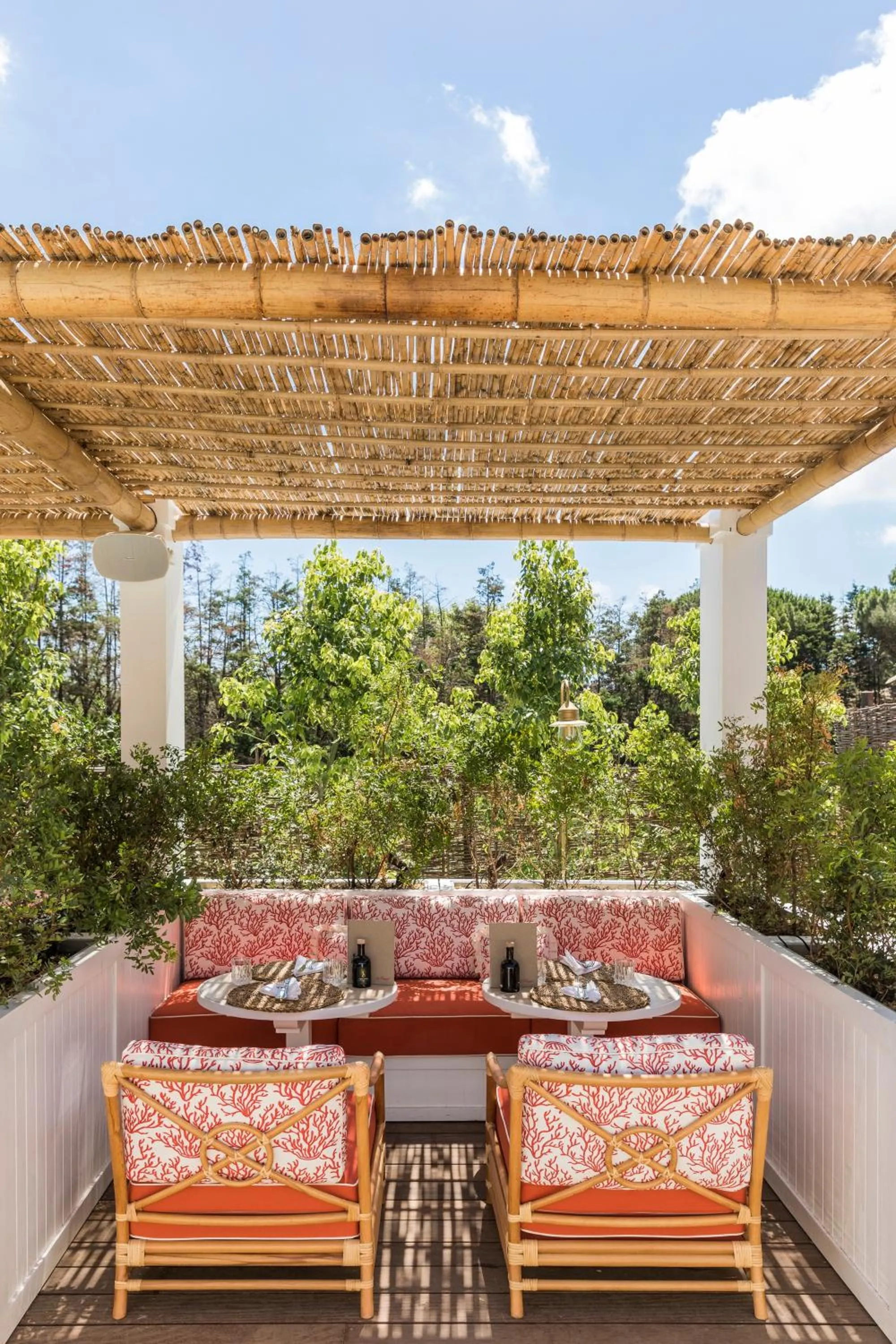 Lounge or bar in Hôtel La Tartane Saint-Tropez