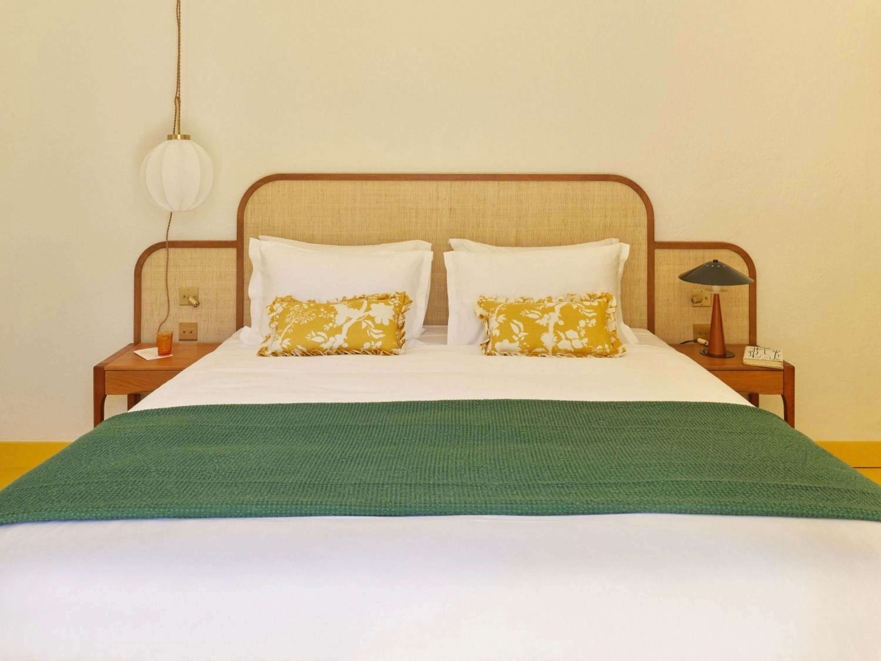 Bedroom, Bed in Hôtel La Tartane Saint-Tropez