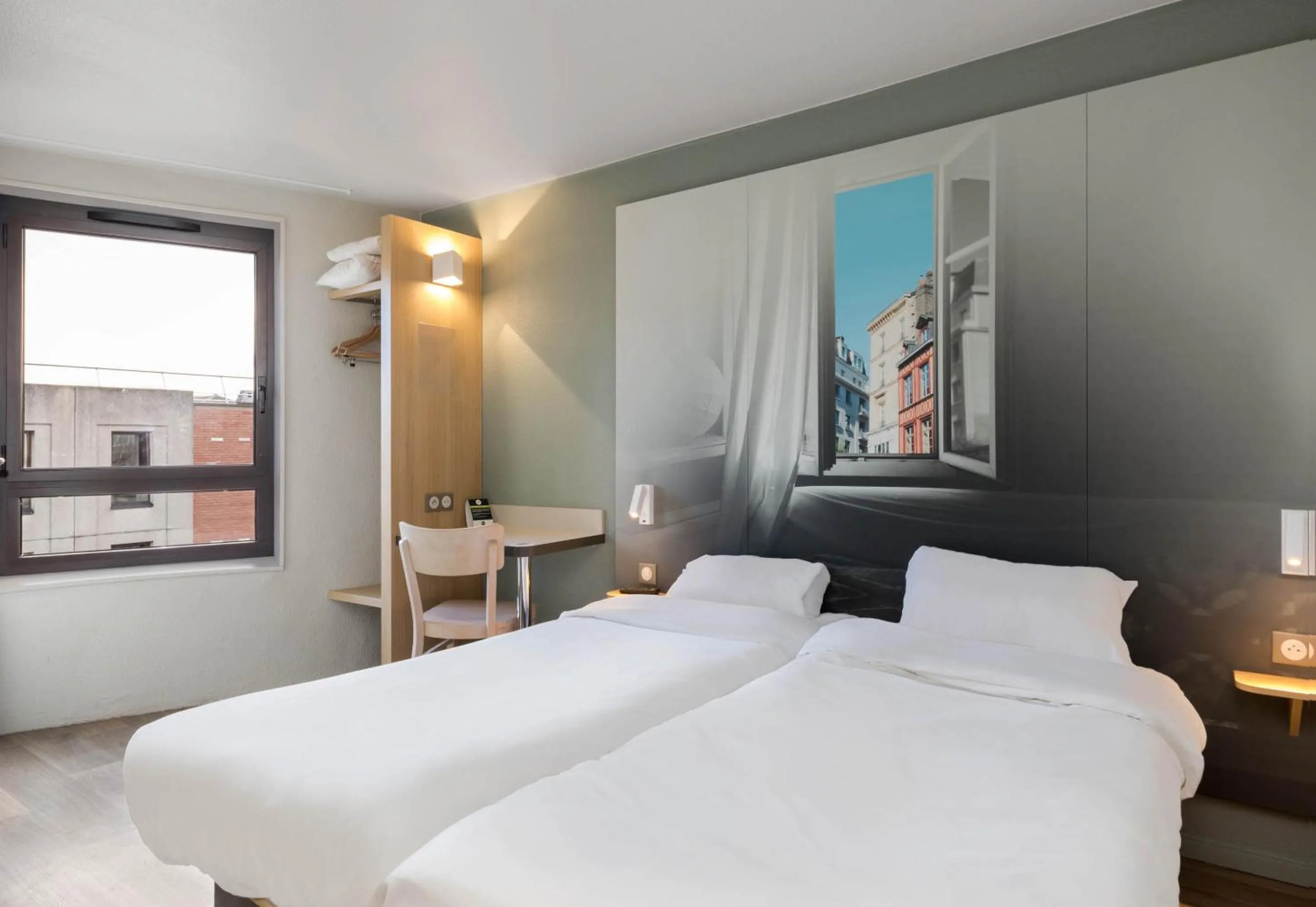 Bedroom, Bed in B&B HOTEL Rouen Centre