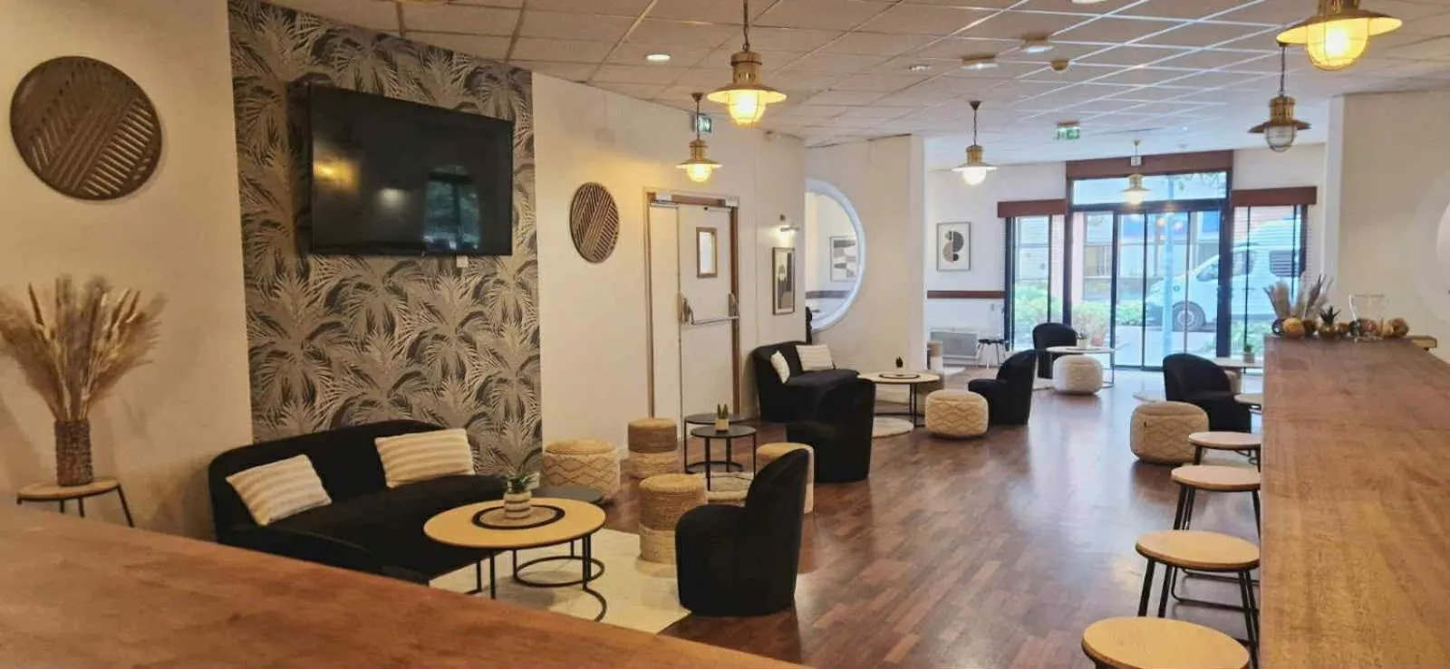 Restaurant/places to eat in B&B HOTEL Rouen Centre