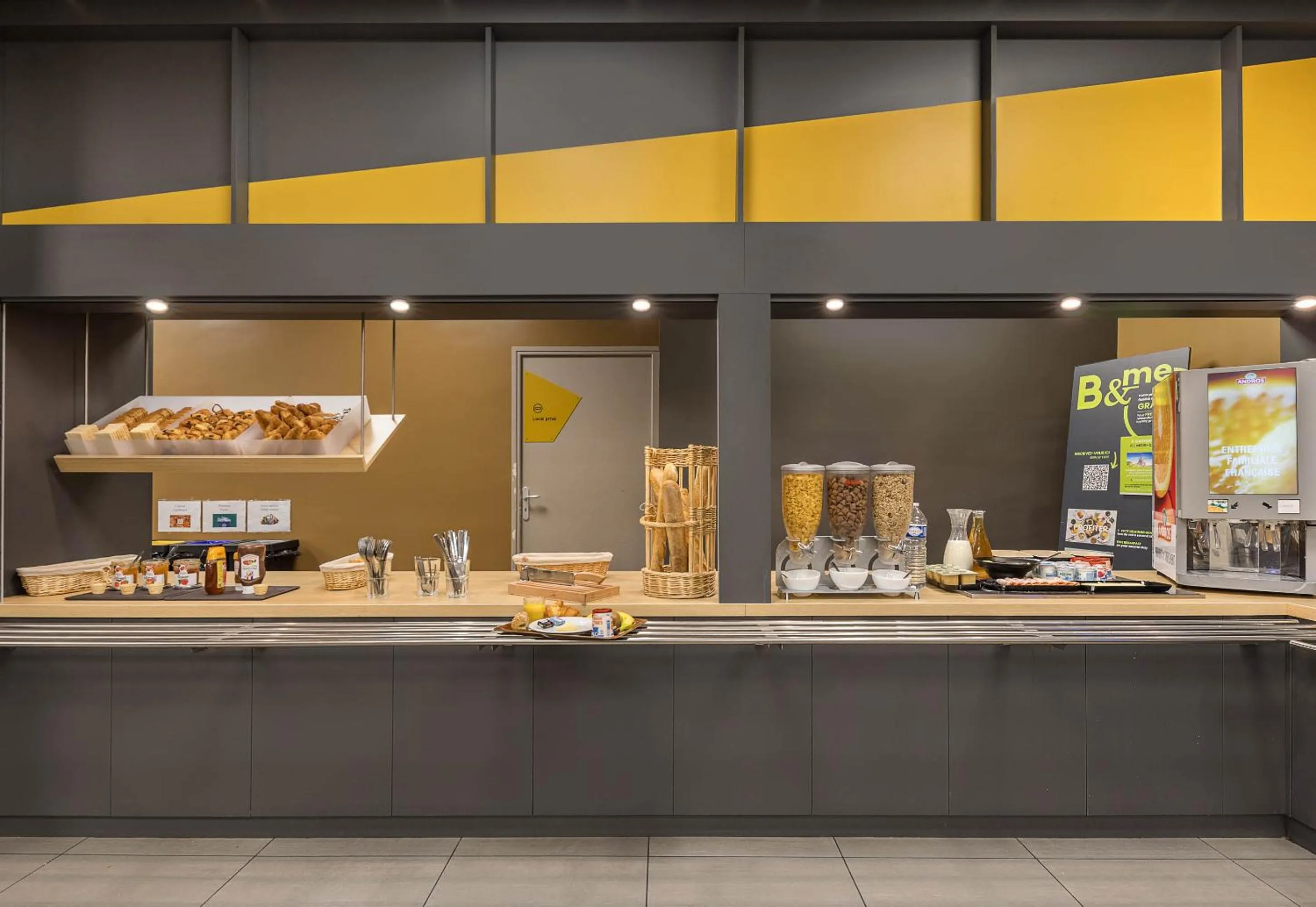 Buffet breakfast in B&B HOTEL Rouen Centre