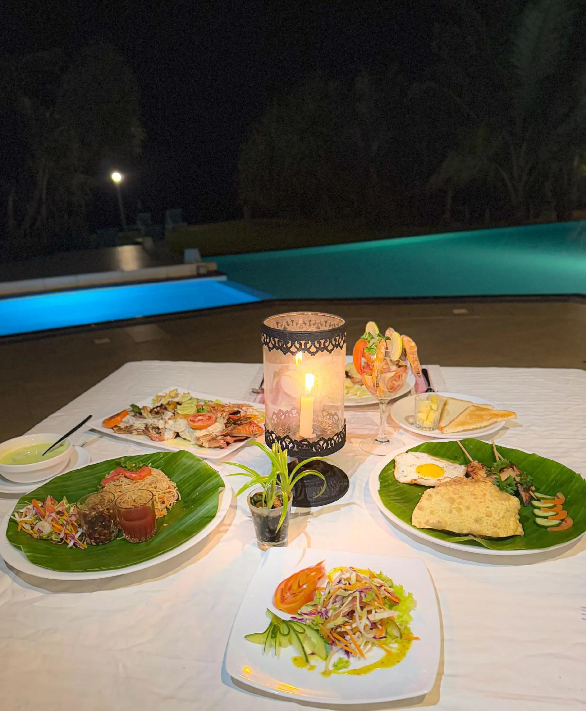 Food and drinks in Serendib Beach Hotel