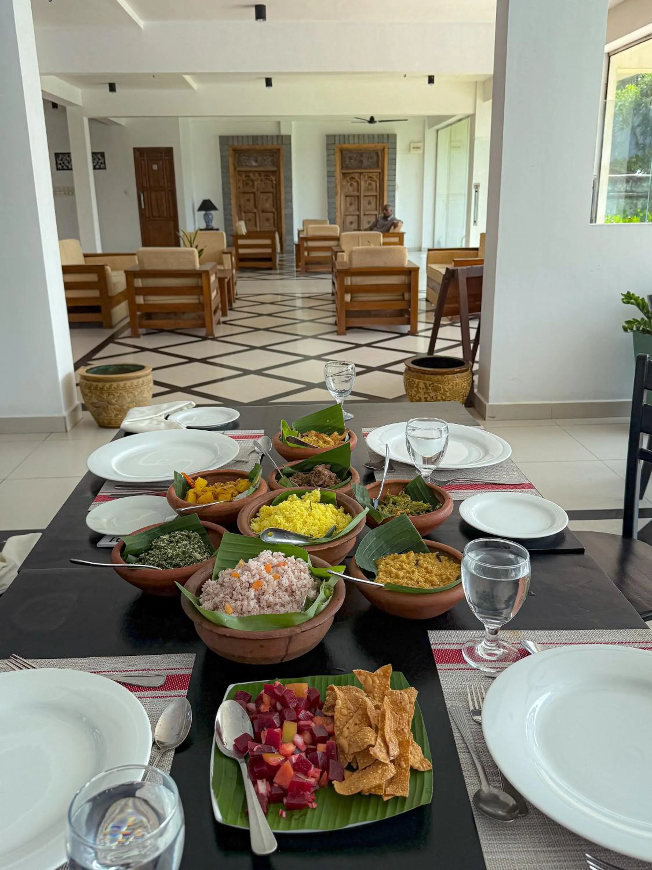 Restaurant/places to eat in Serendib Beach Hotel
