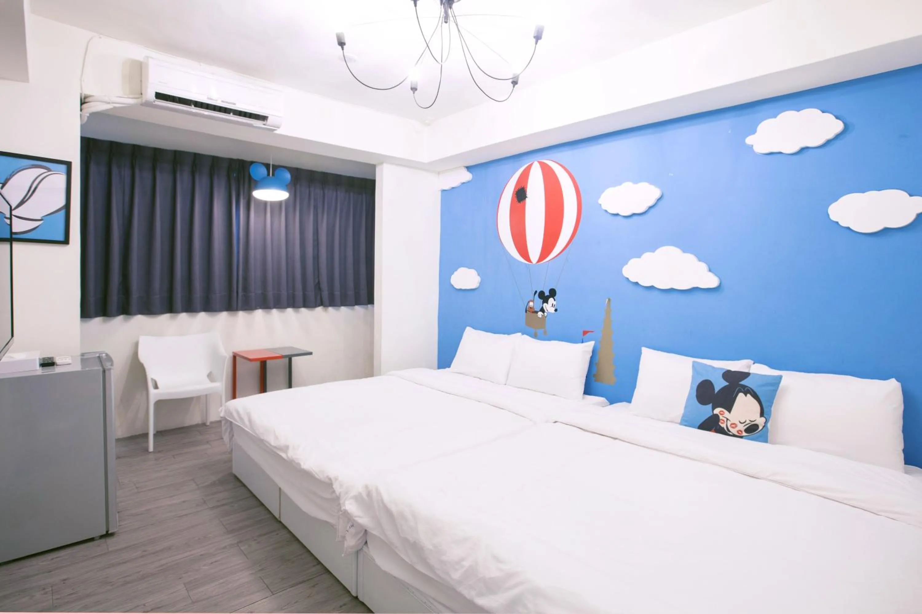 Decorative detail, Bed in Lè mù