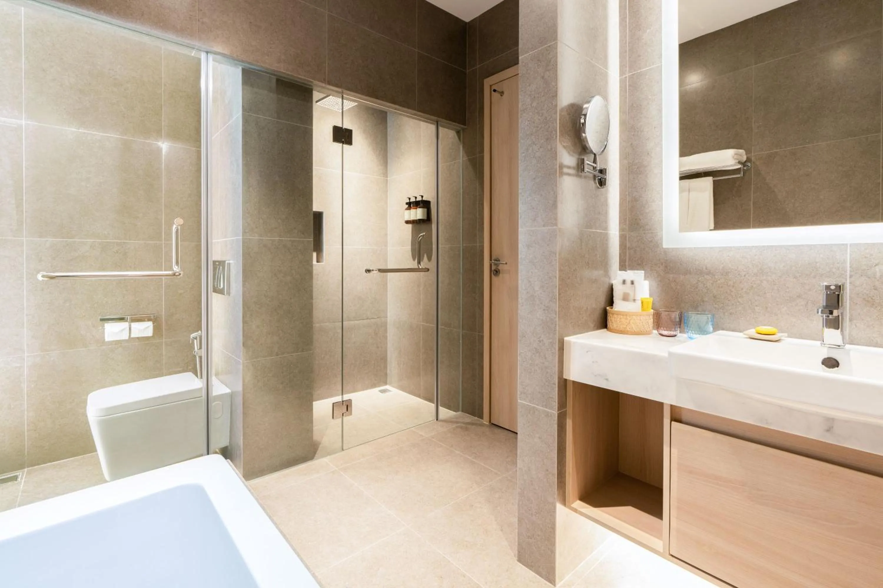 Bathroom in Capri by Fraser, Phnom Penh