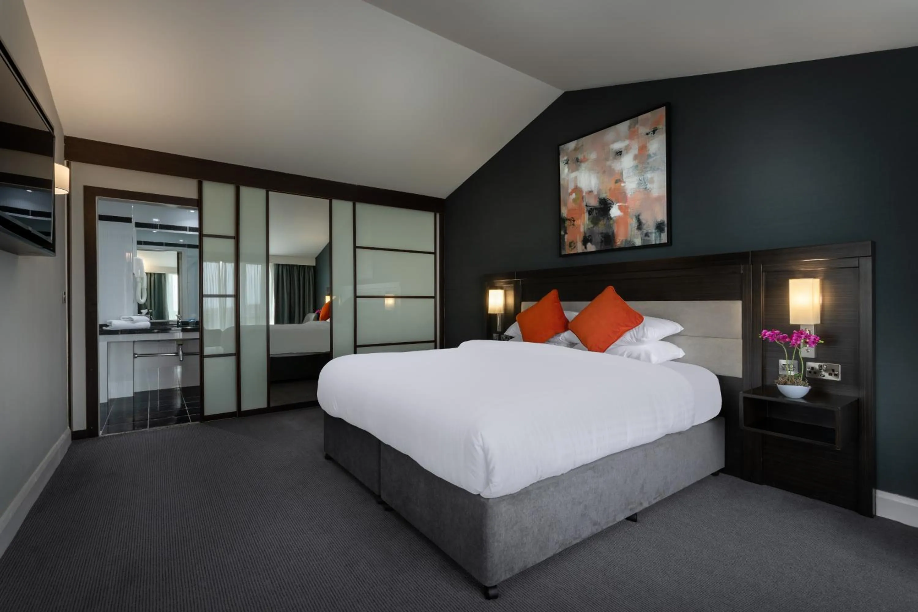 Bedroom, Bed in Connemara Coast Hotel