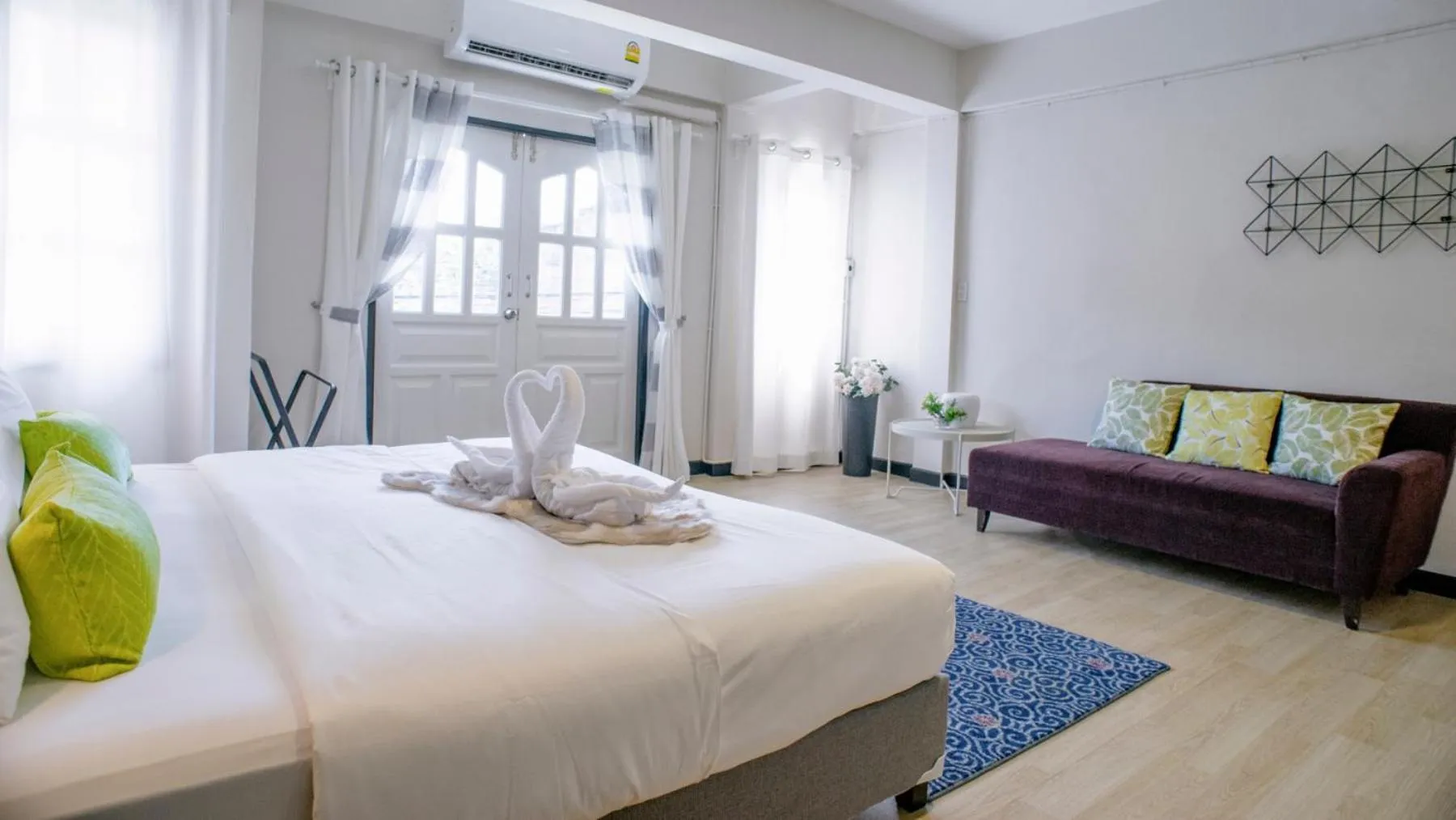 Bedroom, Bed in Neveu Premier Residence : Ratchada