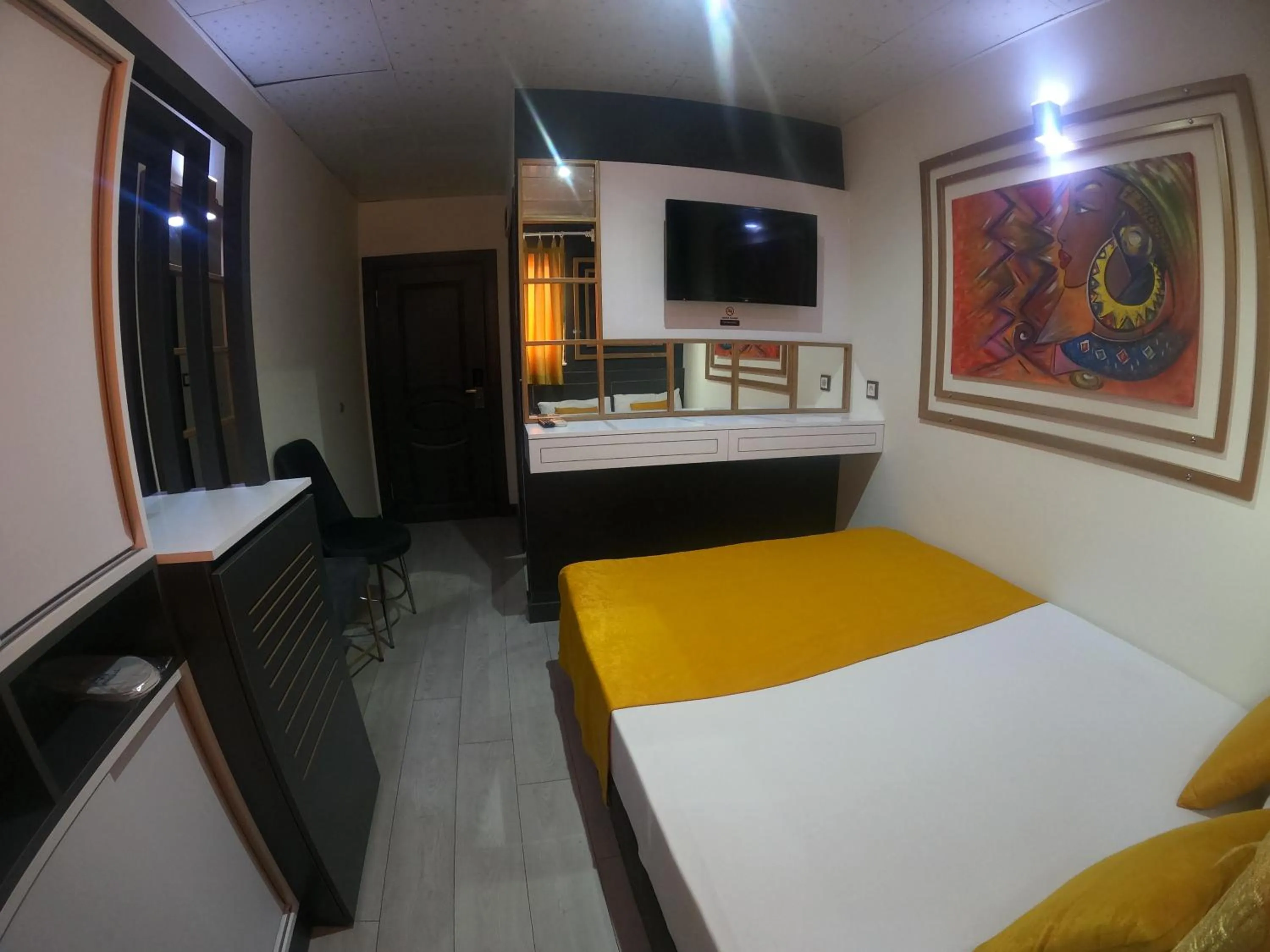 Photo of the whole room, Bed in Exporoyal Hotel