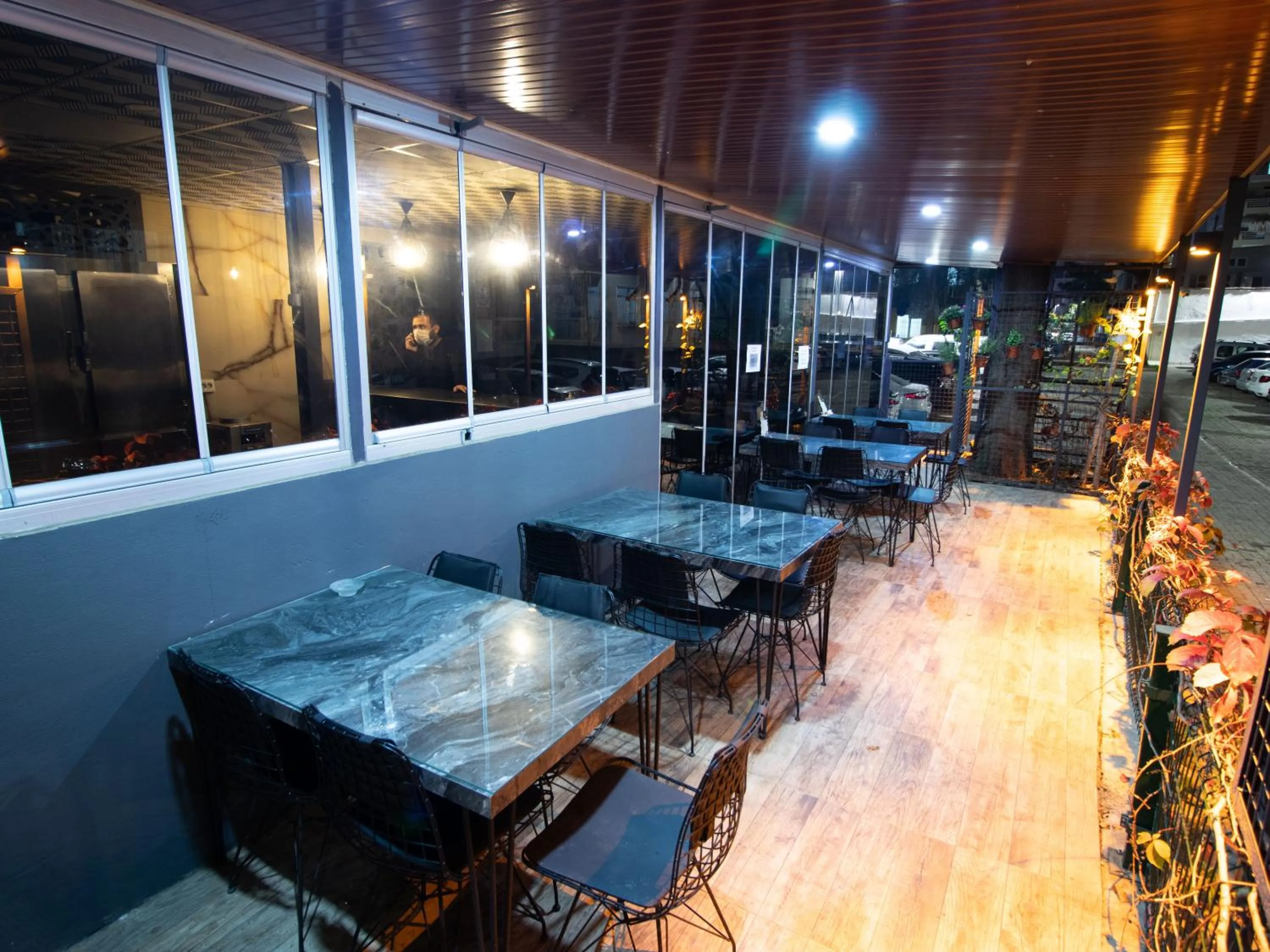 Restaurant/places to eat in Exporoyal Hotel