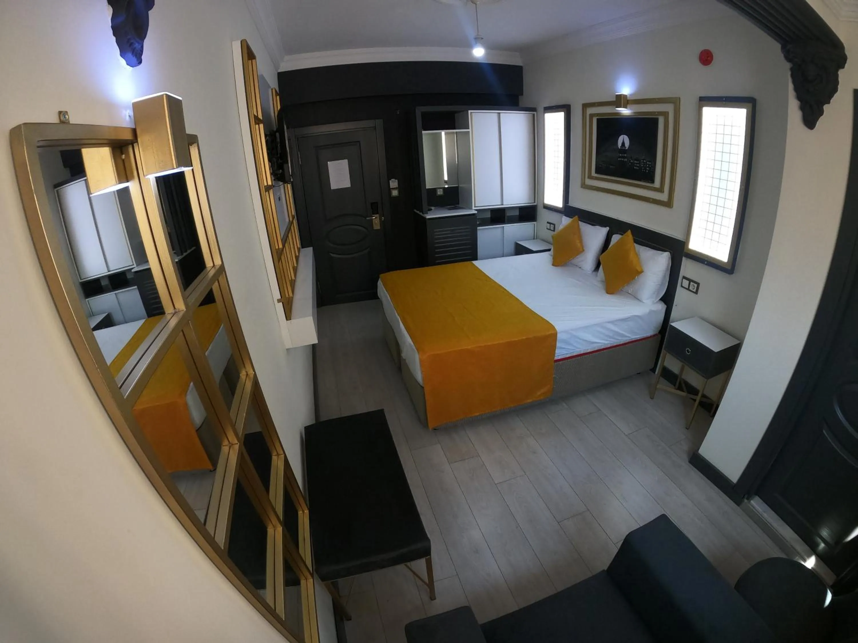 Photo of the whole room, Bed in Exporoyal Hotel