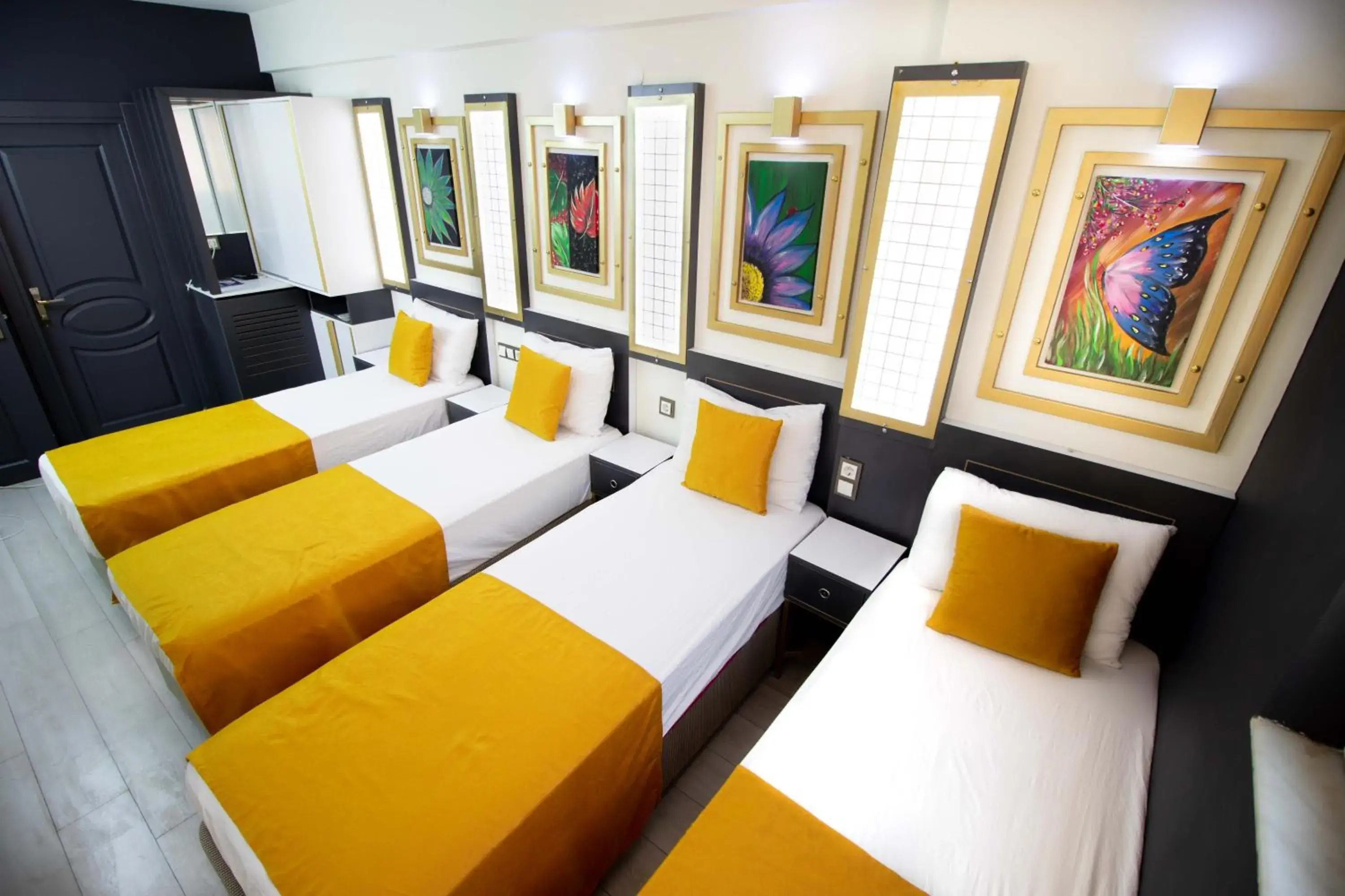 Photo of the whole room, Bed in Exporoyal Hotel Photo of the whole room, Bed in Exporoyal Hotel