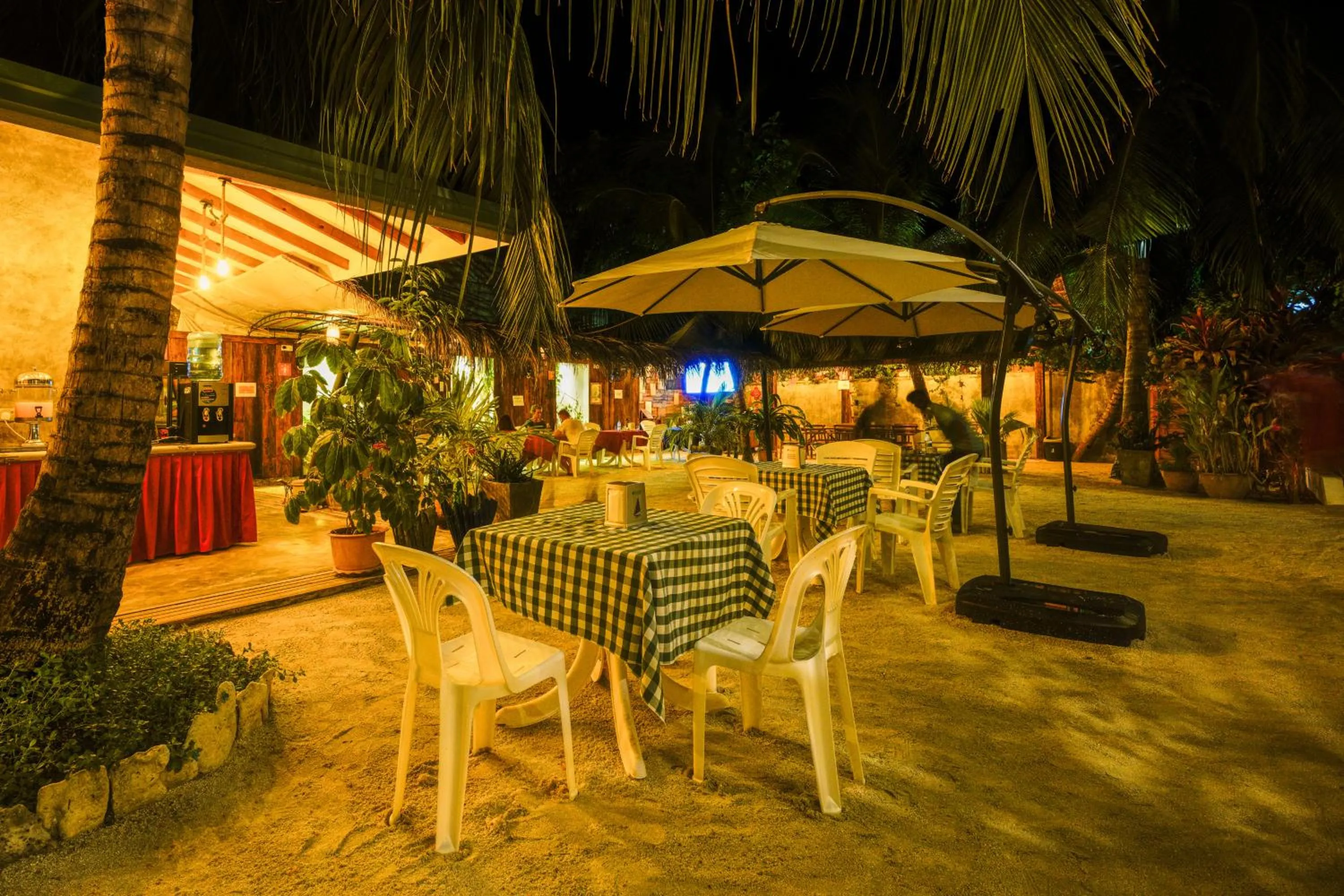 Restaurant/places to eat in Shallow Lagoon Rasdhoo