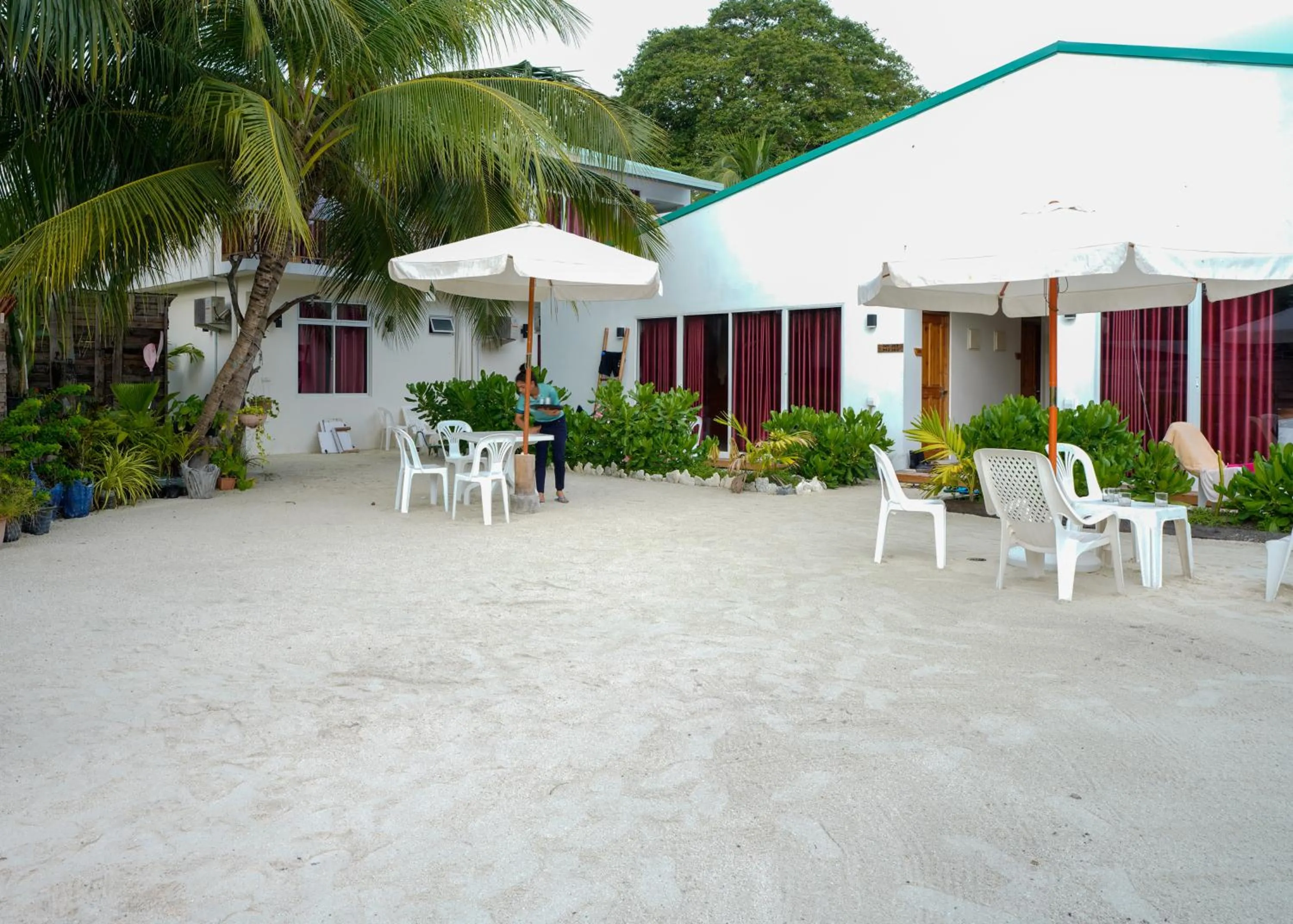 Garden view in Shallow Lagoon Rasdhoo