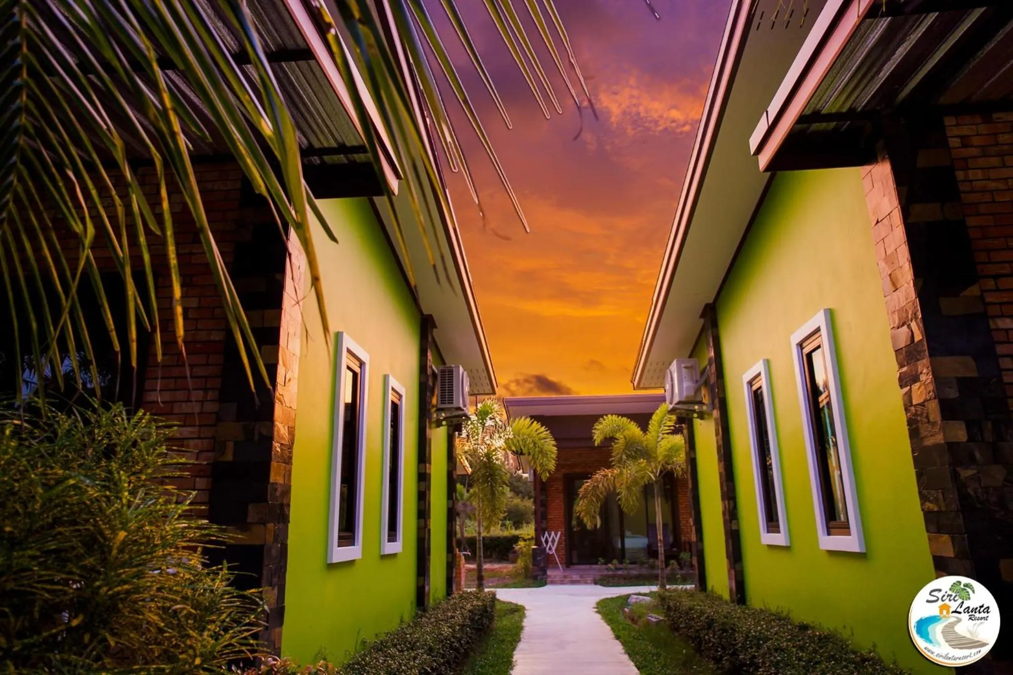 Facade/entrance in Siri Lanta Resort