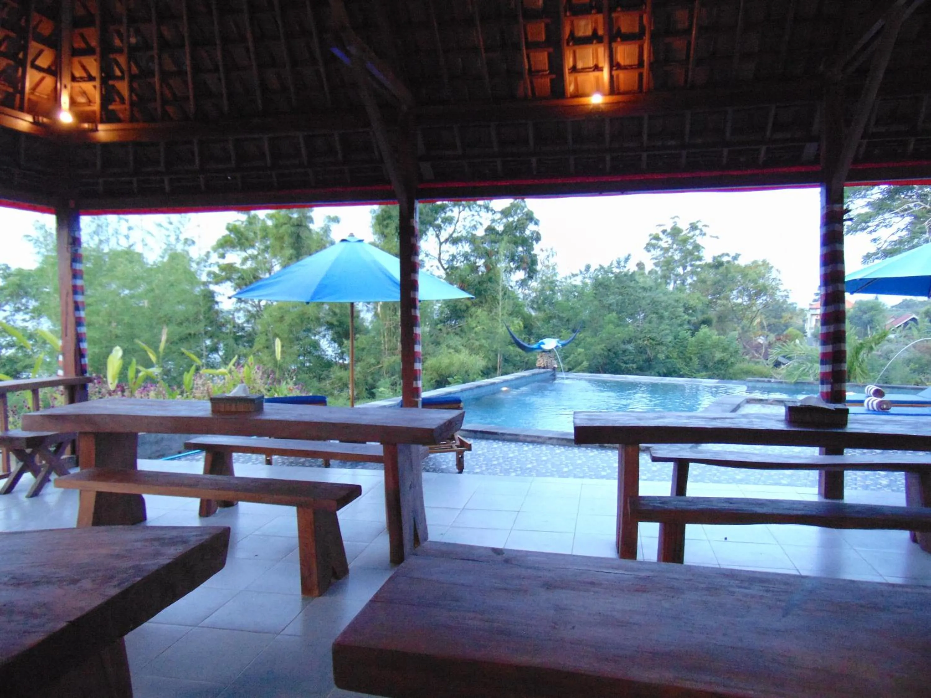 Restaurant/places to eat in Starfish Lembongan