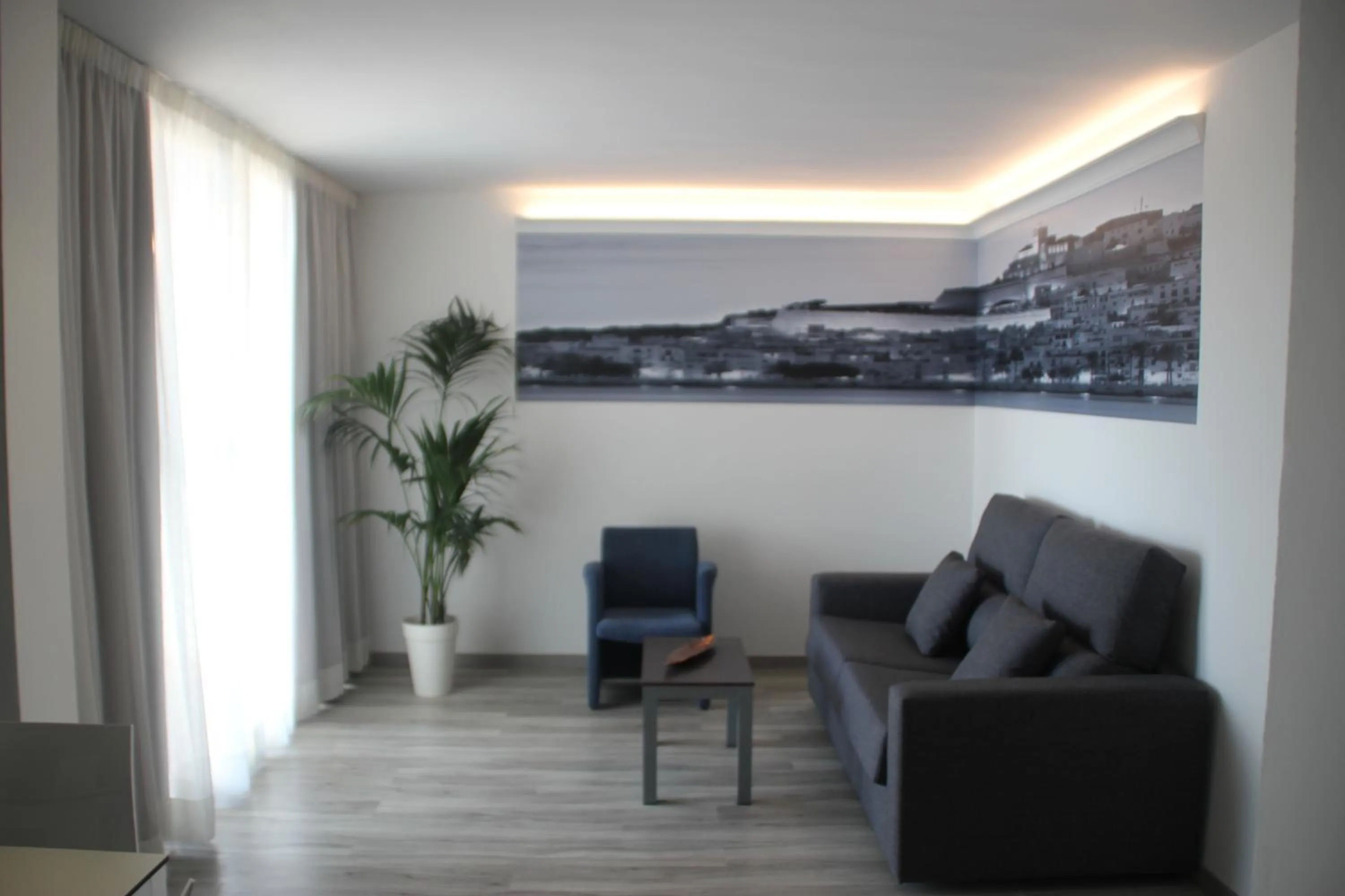 Communal lounge/ TV room in Apartamentos Bora Bora - Adults Only