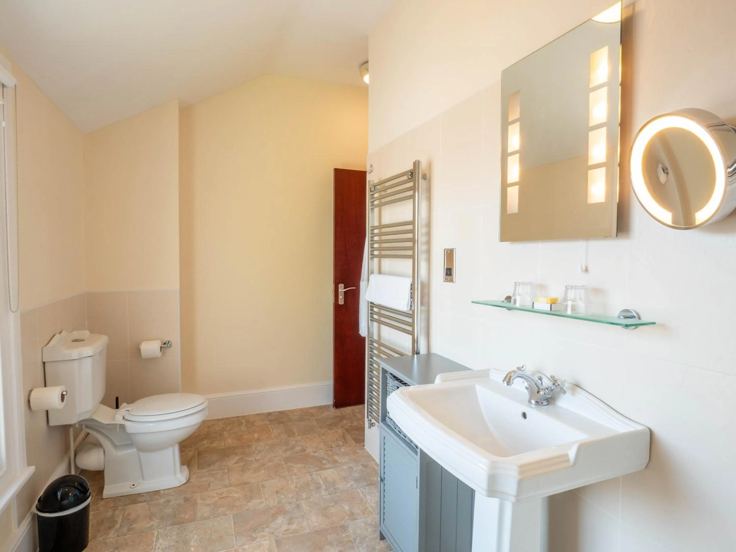 Bathroom in The Black Boy Inn