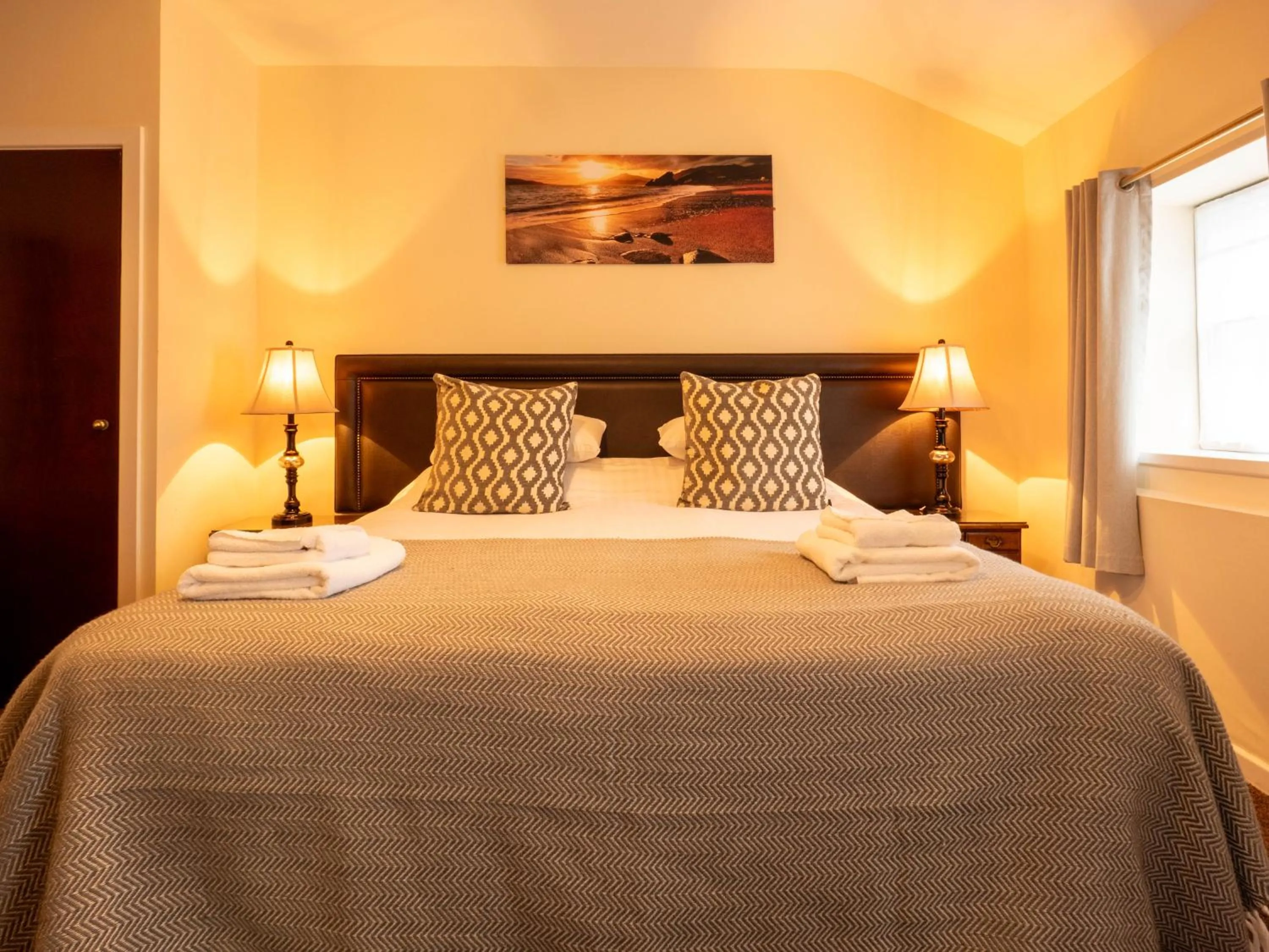 Bedroom, Bed in The Black Boy Inn