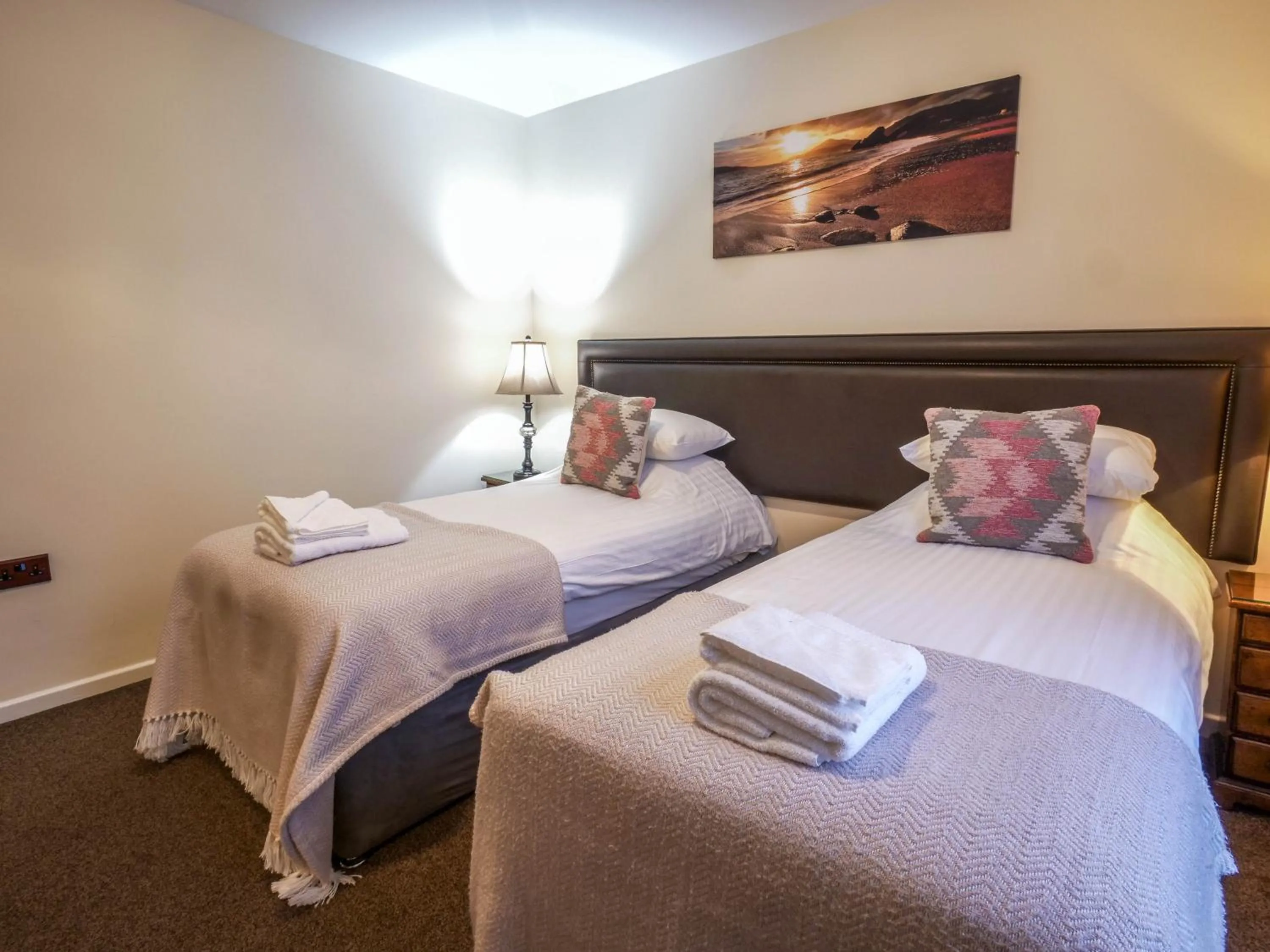 Bedroom, Bed in The Black Boy Inn