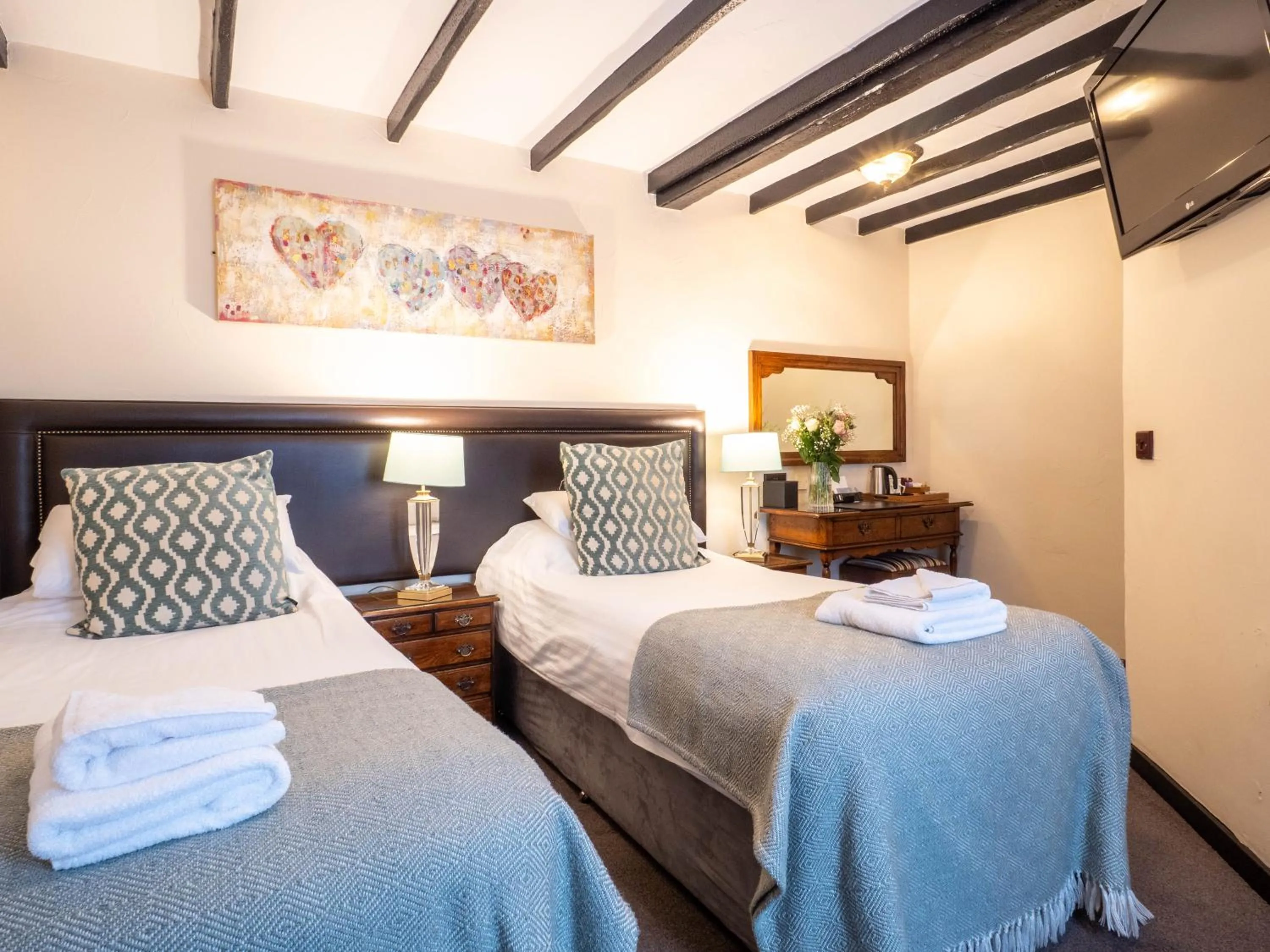 Coffee/tea facilities, Bed in The Black Boy Inn