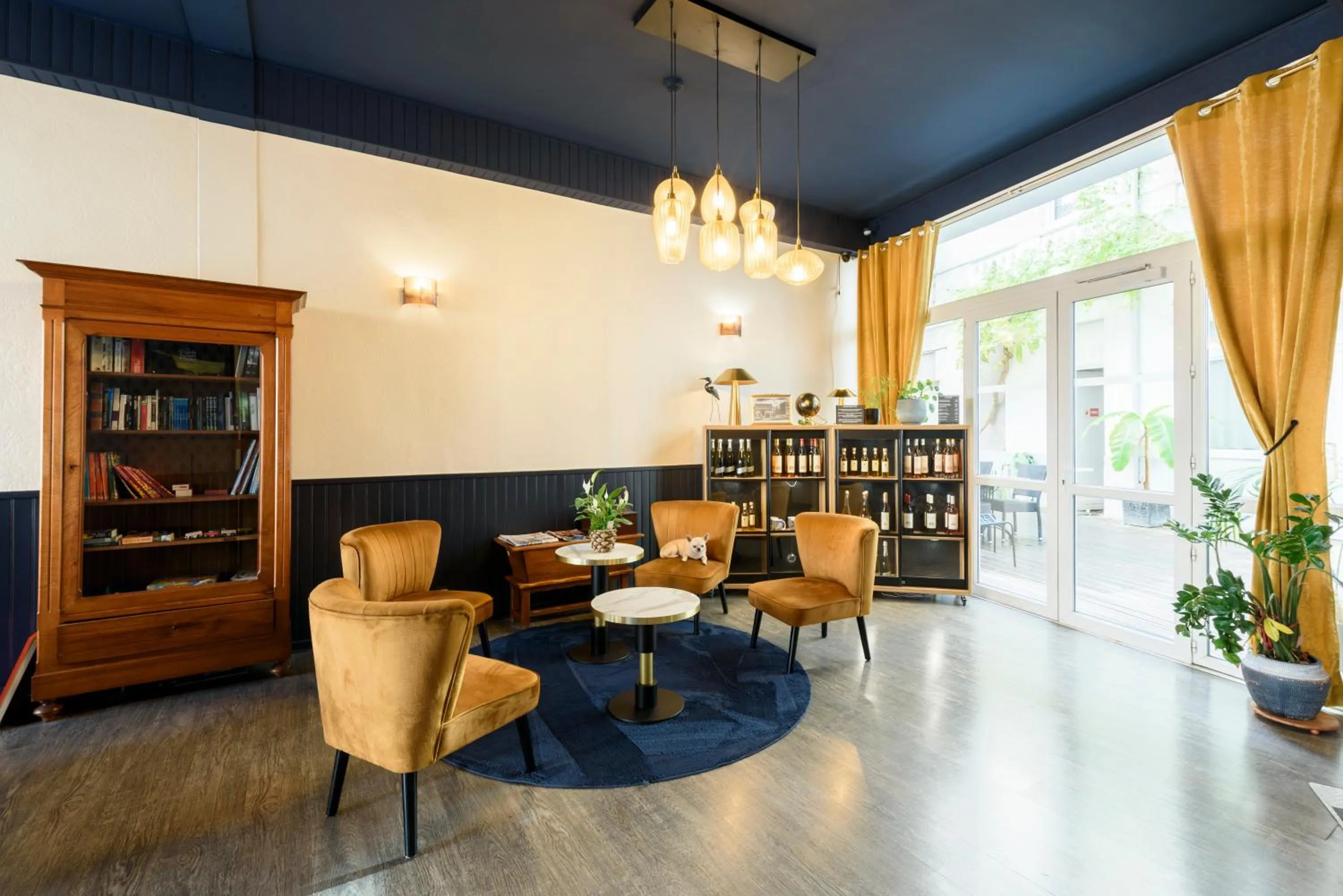 Lobby or reception in Cit' Hotel de France