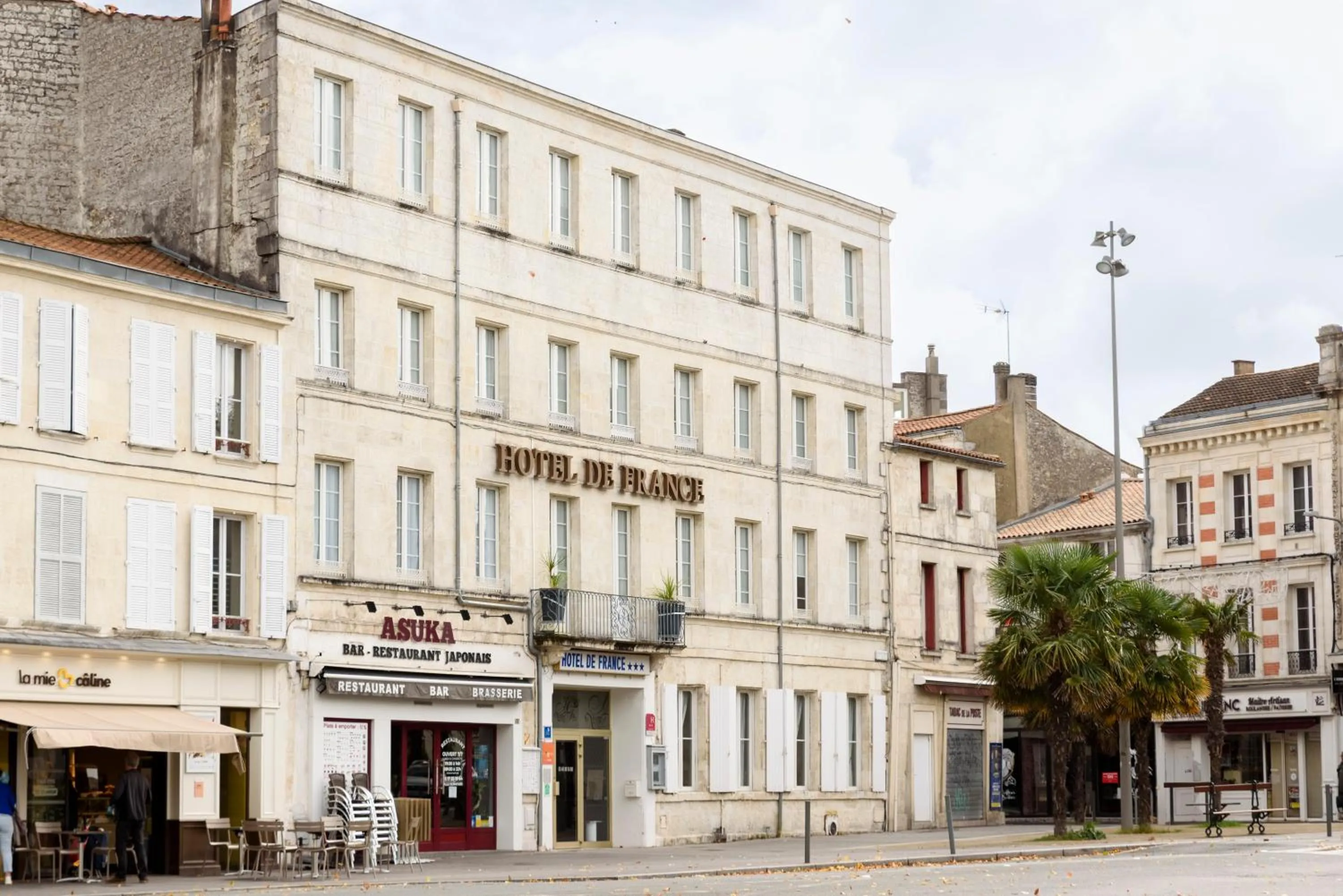 Property building in Cit' Hotel de France