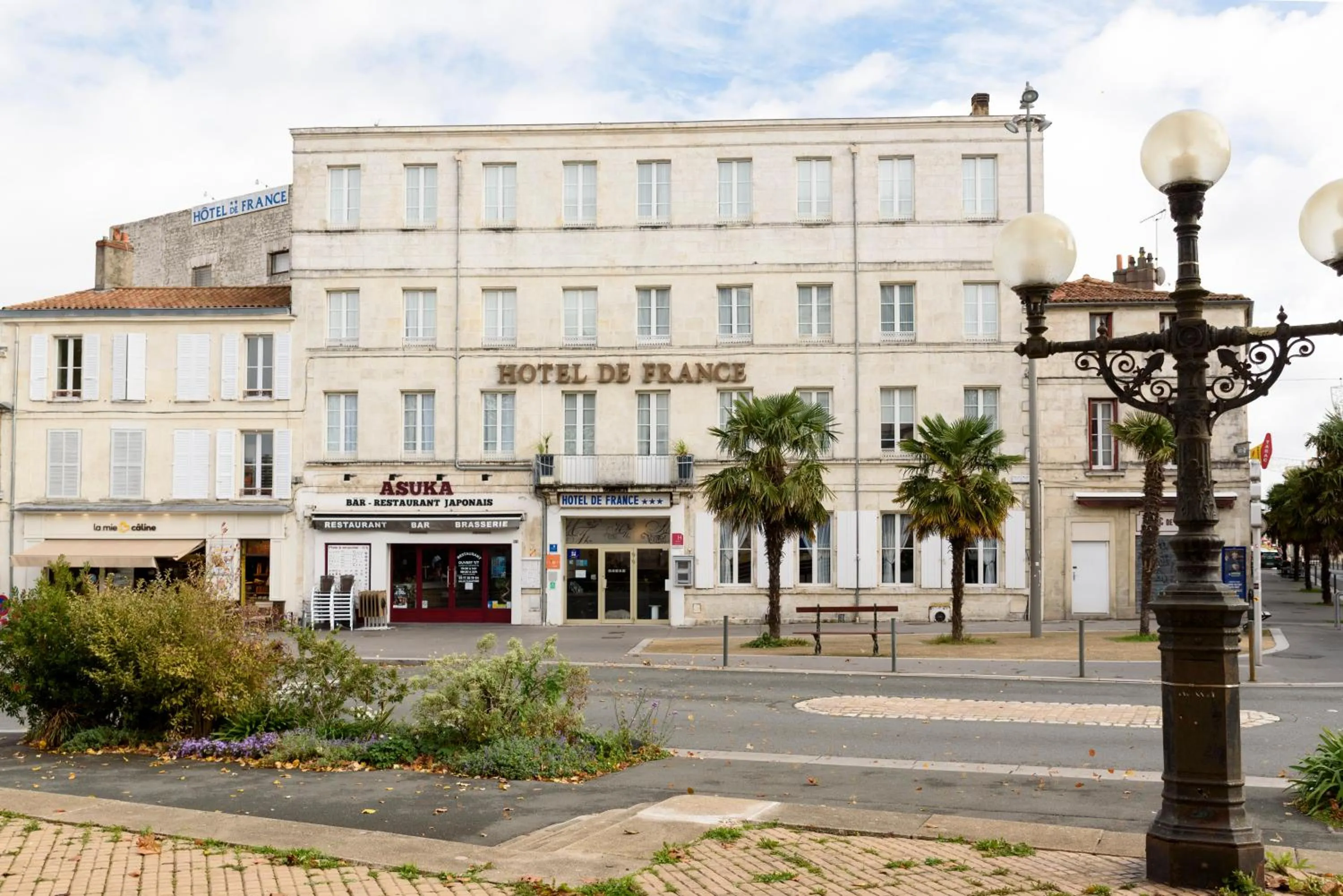Property building in Cit' Hotel de France